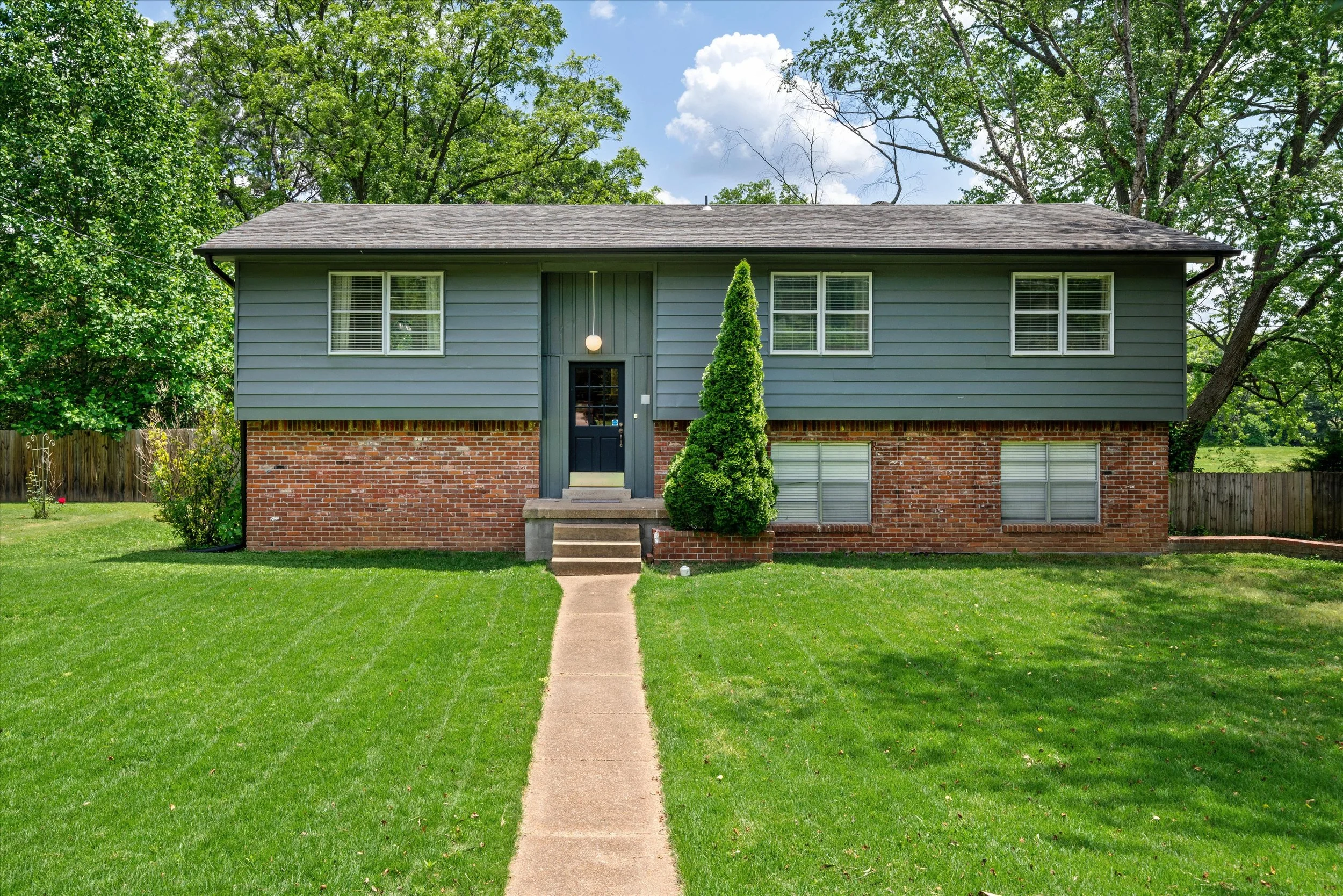 436 Burrows Rd, Collierville TN 38017