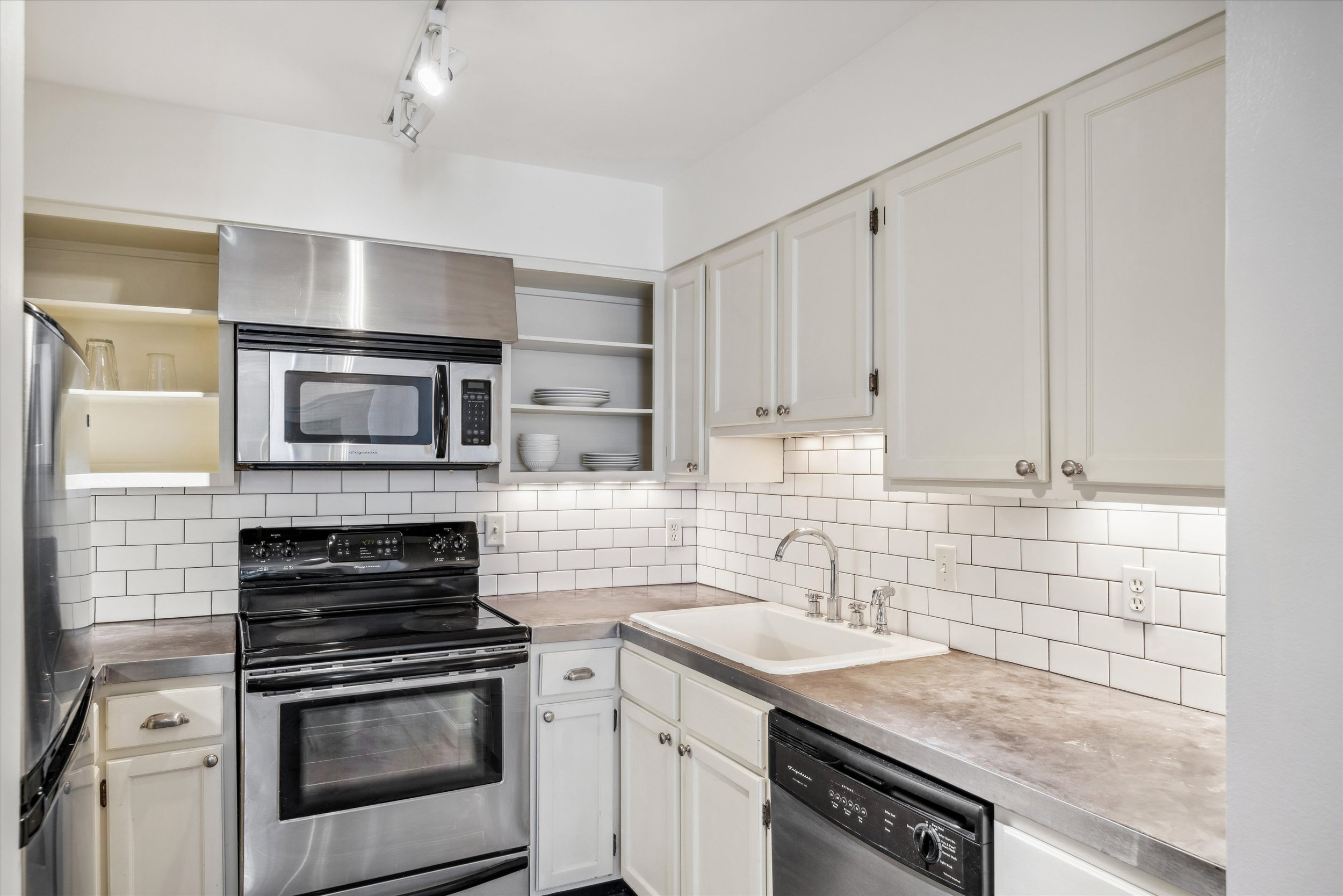 14-109 N Main Unit 1509-14.jpg