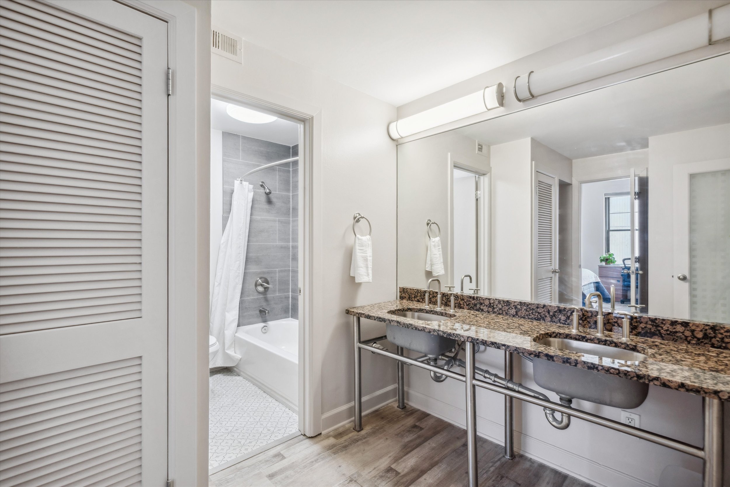 19-109 N Main Unit 1509-19.jpg