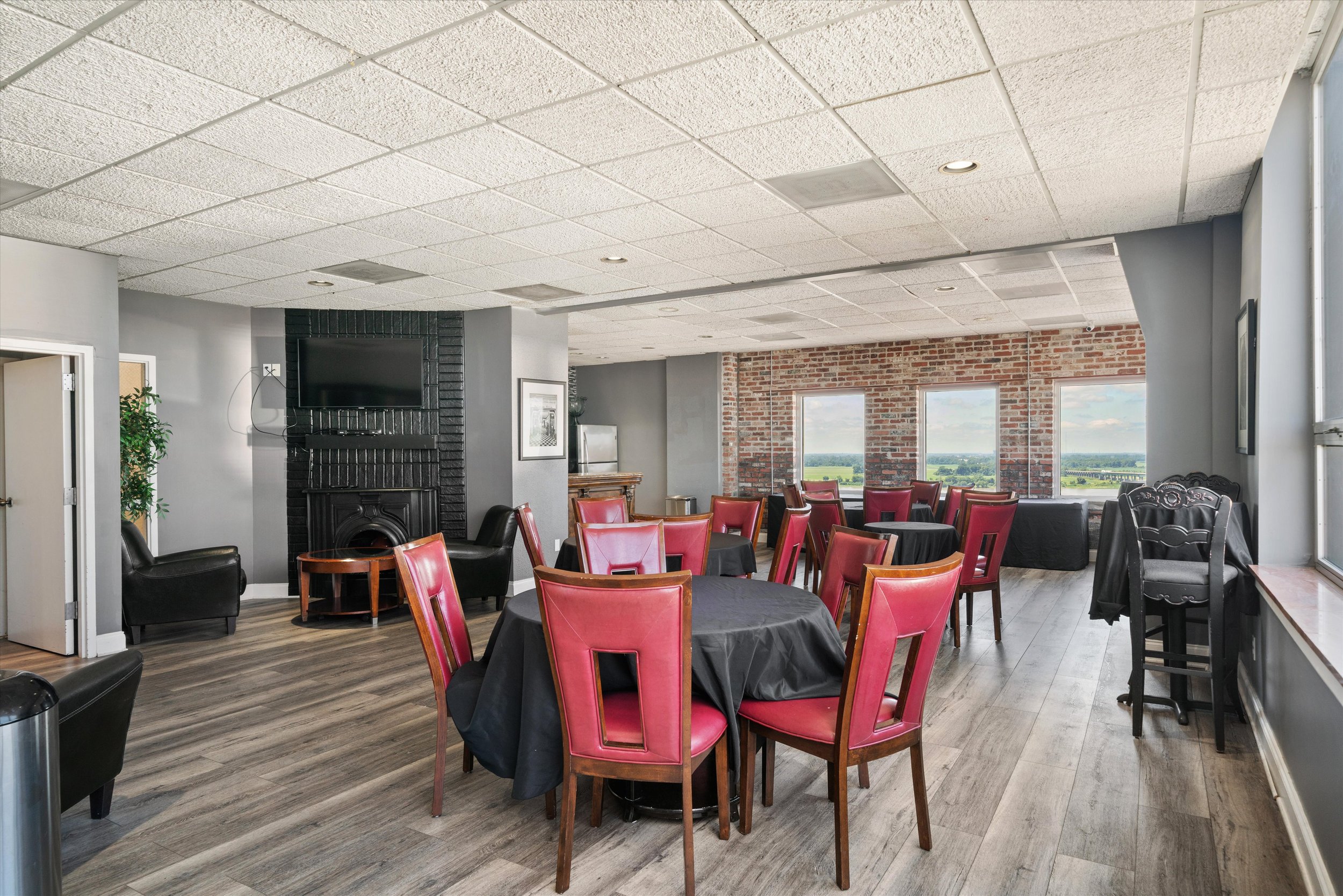 24-109 N Main Unit 1509-24.jpg