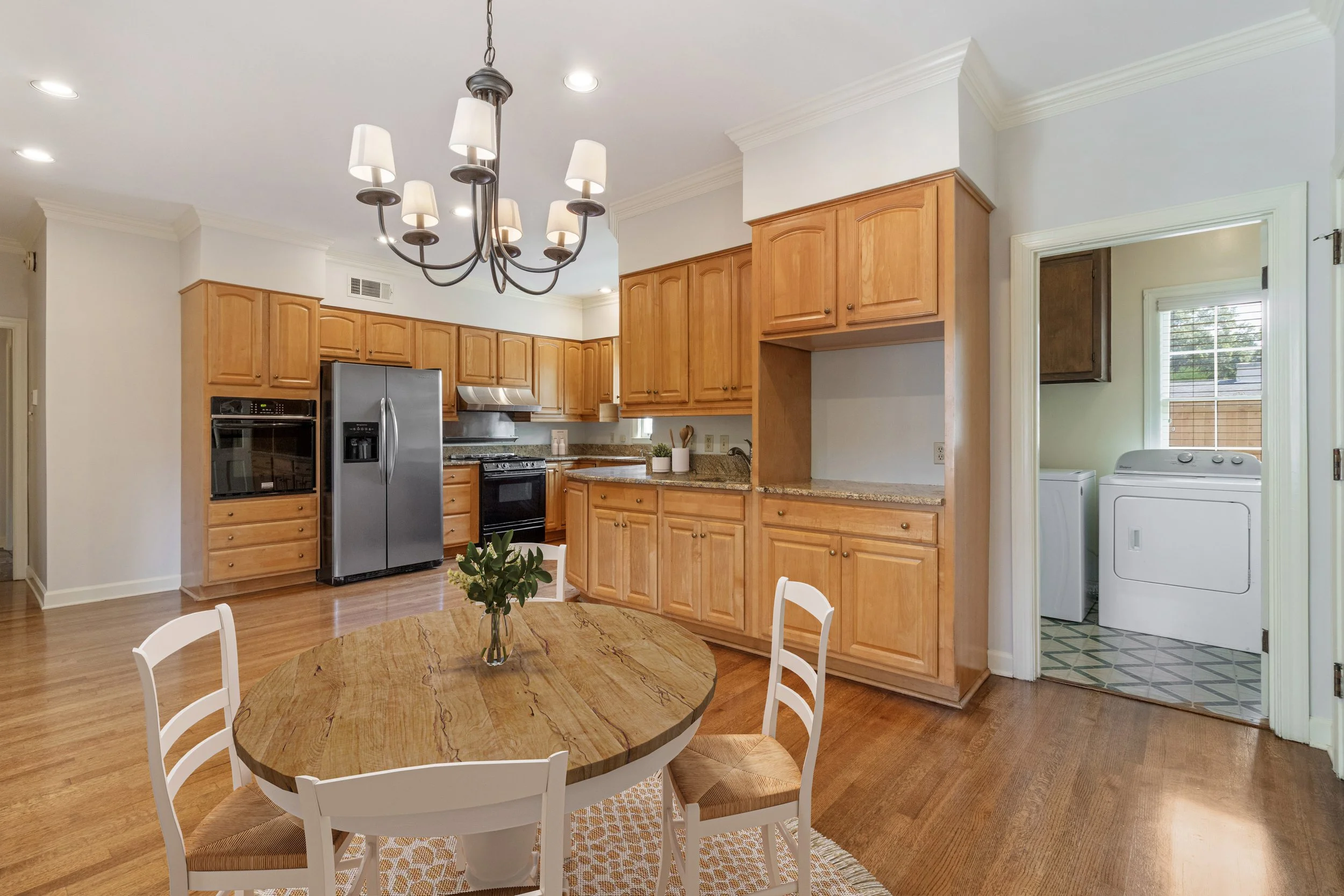 10-4915 Lake Drive Reshoot-15.jpg