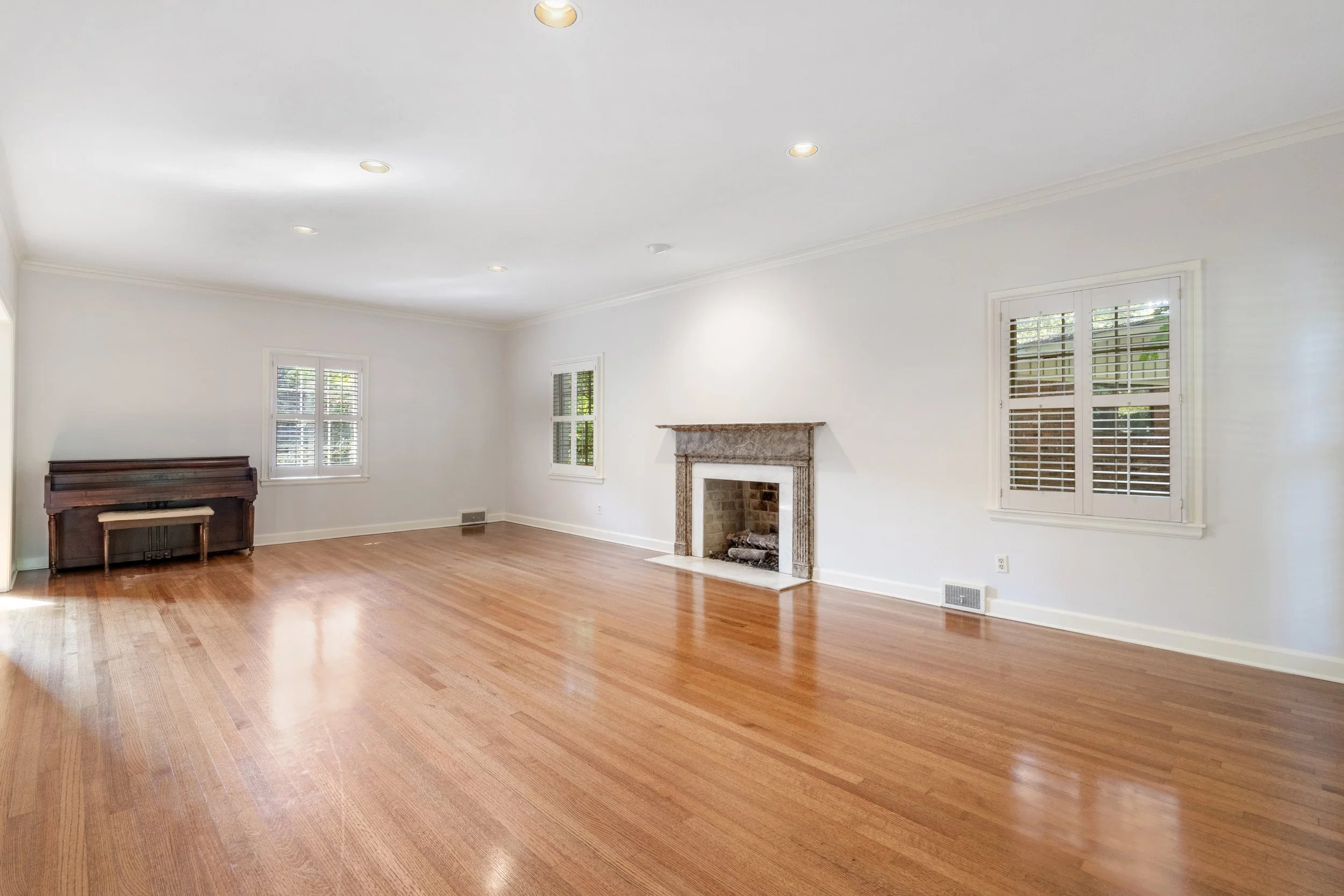 06-4915 Lake Drive Reshoot-7.jpg