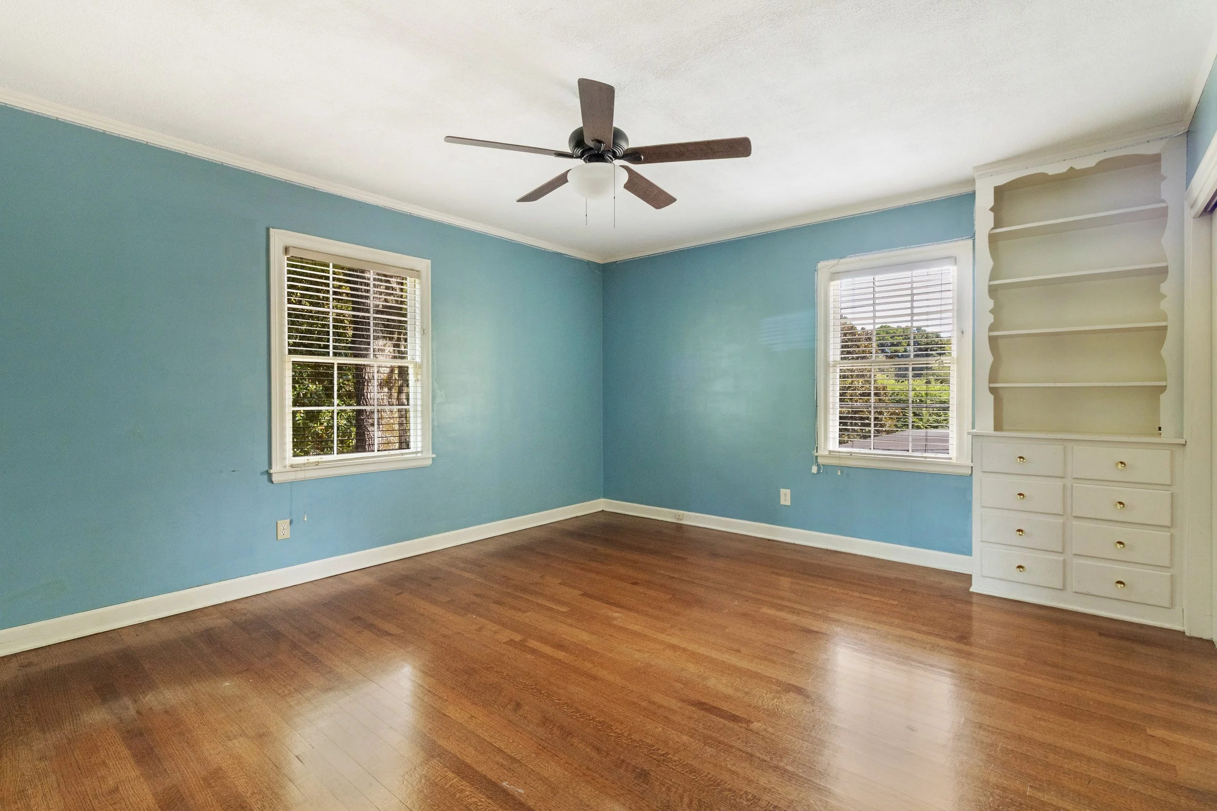 12-4915 Lake Drive Reshoot-18.jpg
