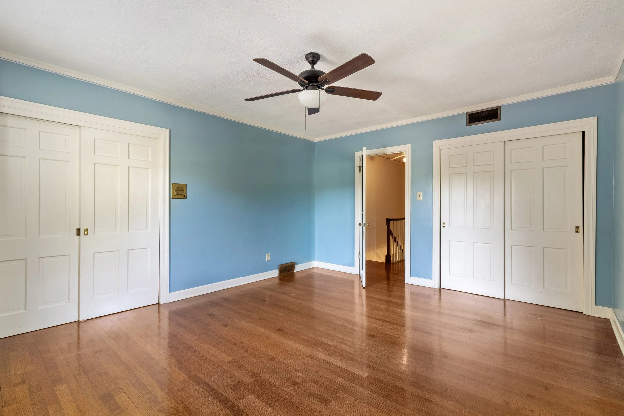 13-4915 Lake Drive Reshoot-19.jpg