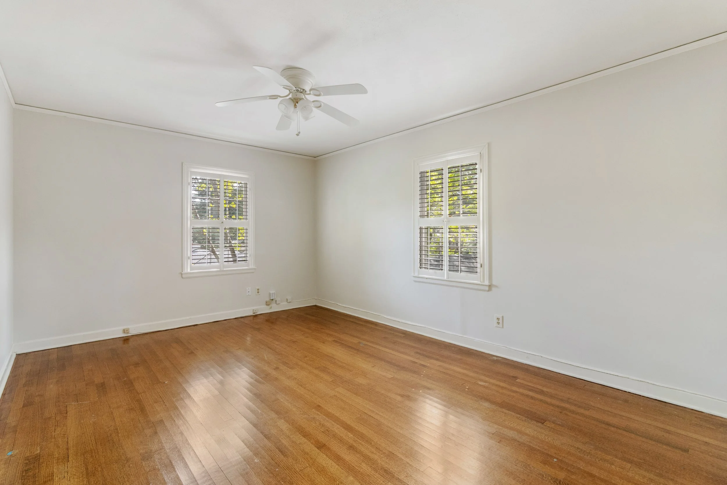 14-4915 Lake Drive Reshoot-20.jpg