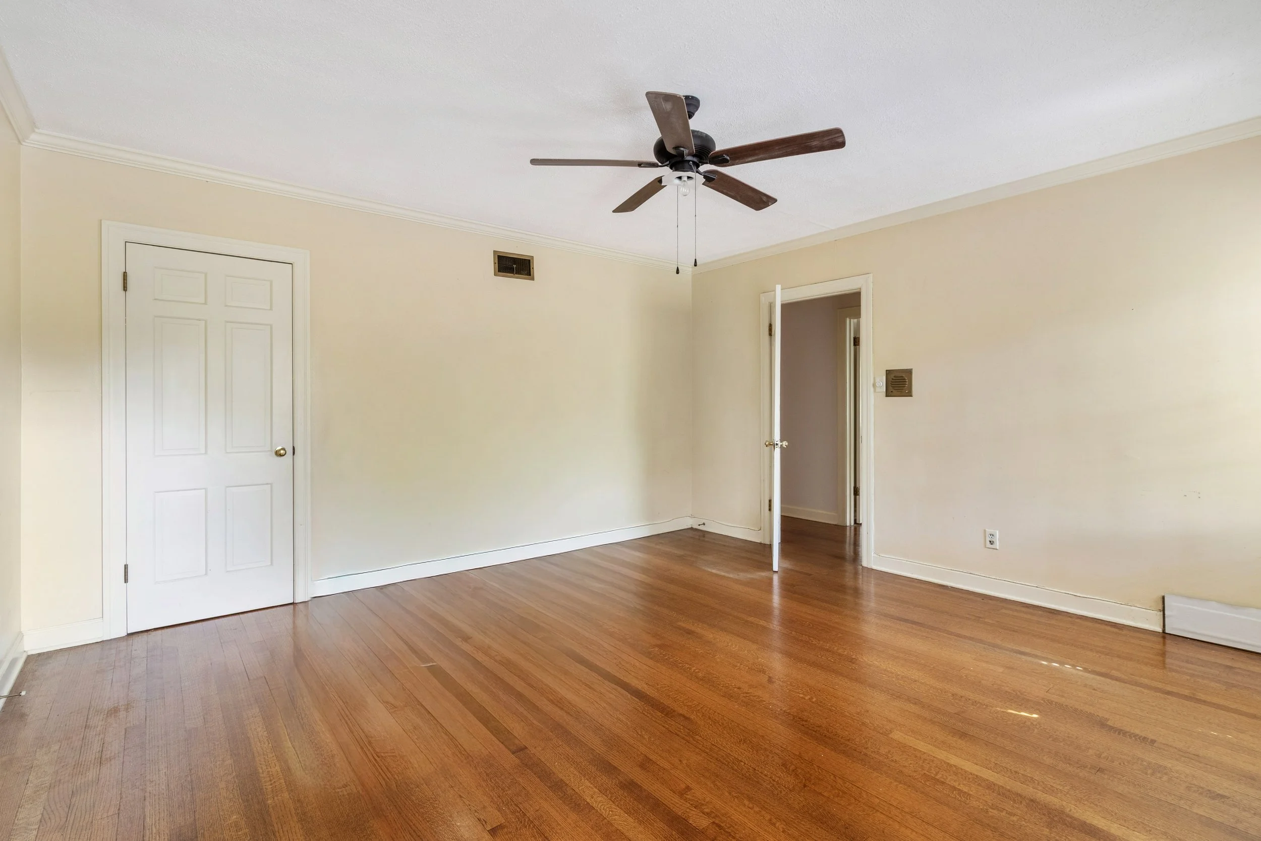 17-4915 Lake Drive Edit Removals-5.jpg