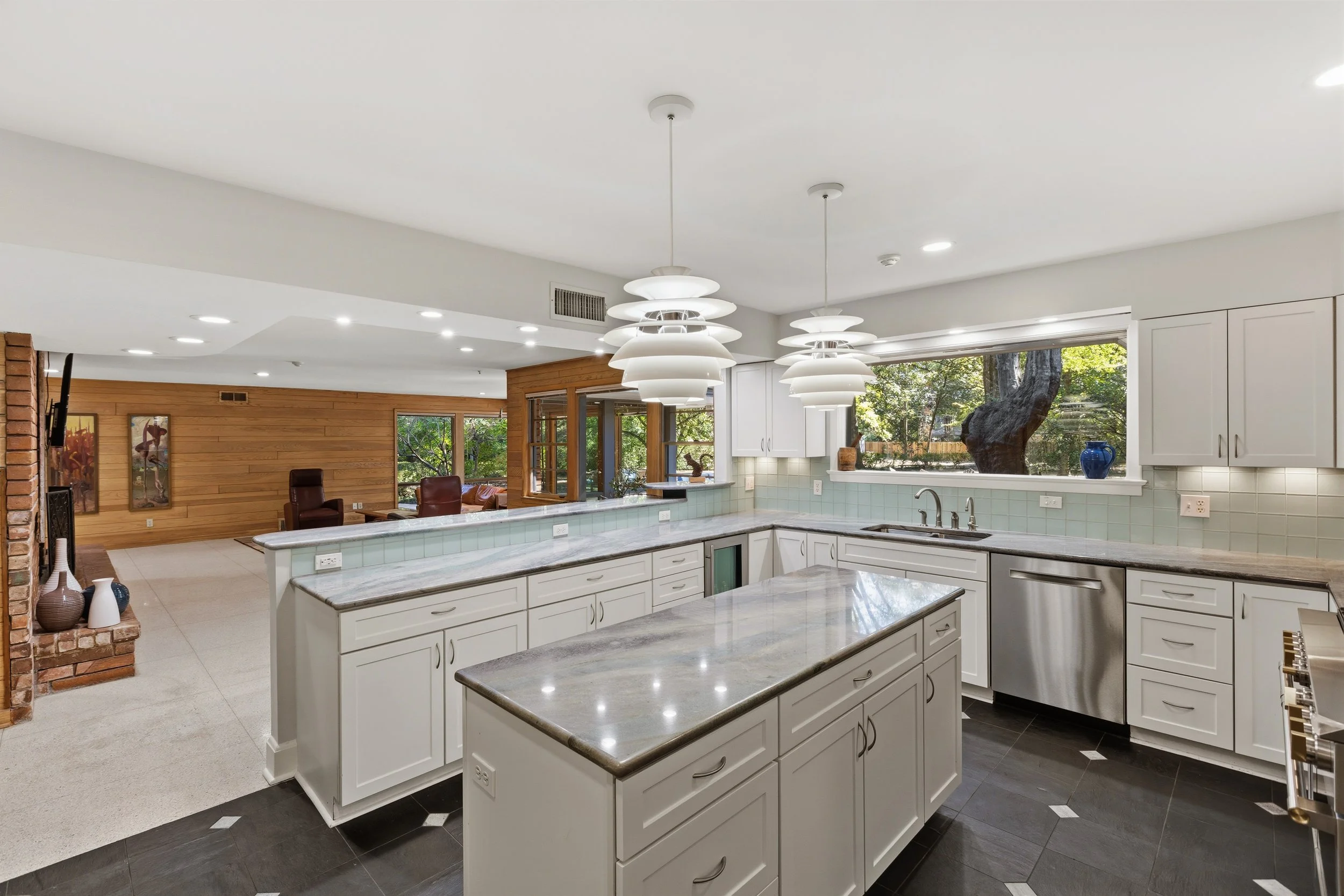 11-4455 Tall Trees Dr - 011.jpg