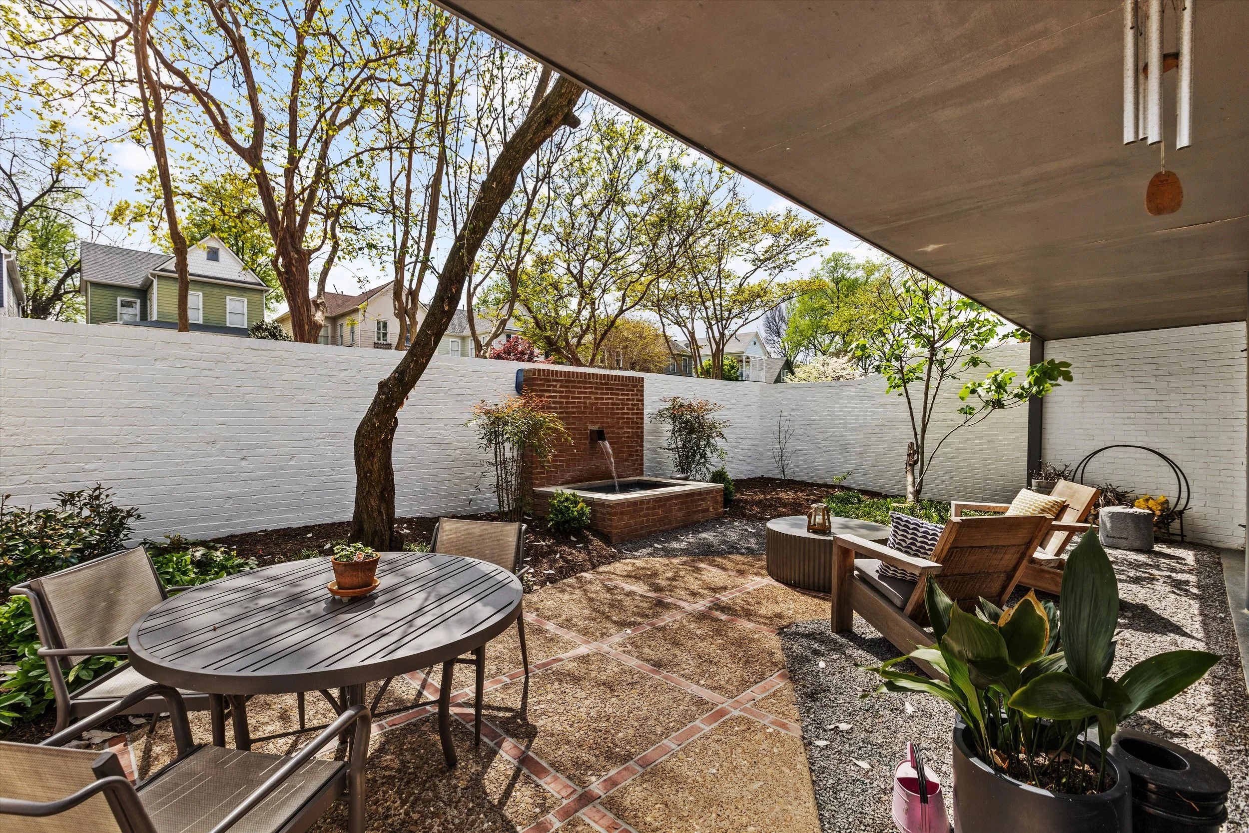 Garden with fountain