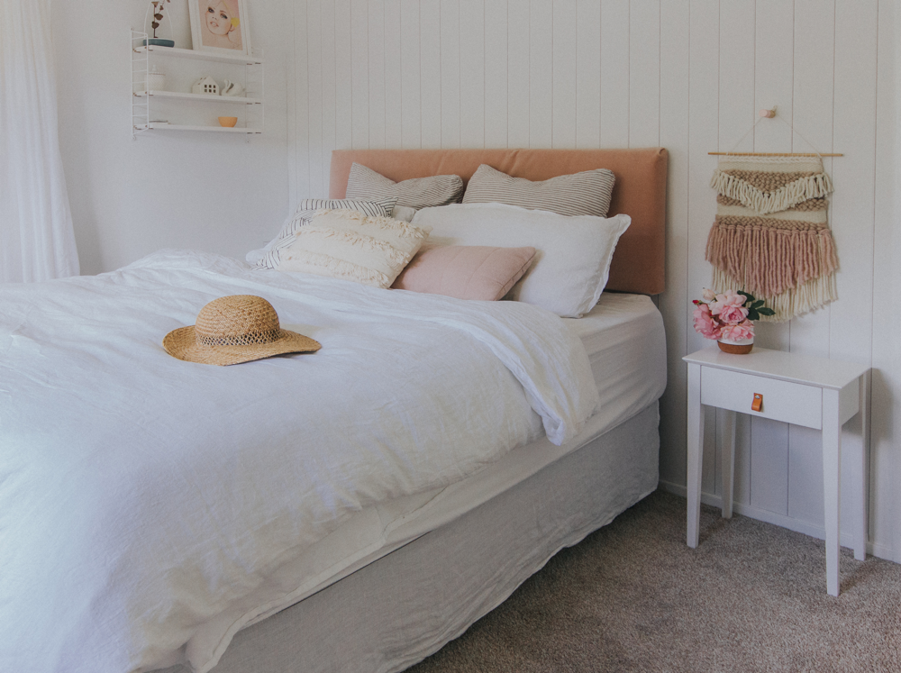 2DIY_Upholstered_Headboard_by_Clever_Poppy3 1000x700.png