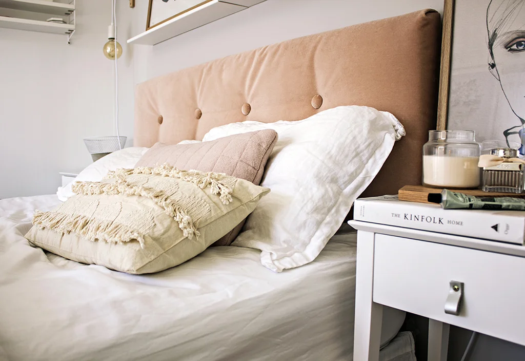 DIY_Upholstered_Headboard_by_Clever_Poppy.jpg