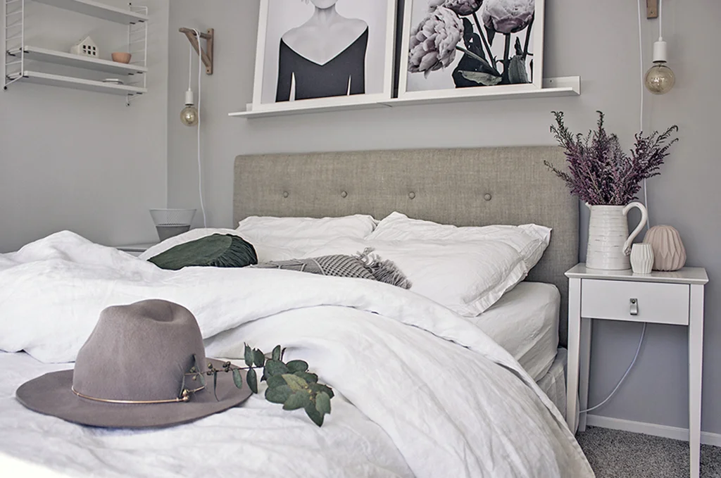 DIY_Upholstered_Headboard_by_Clever_Poppy3.jpg