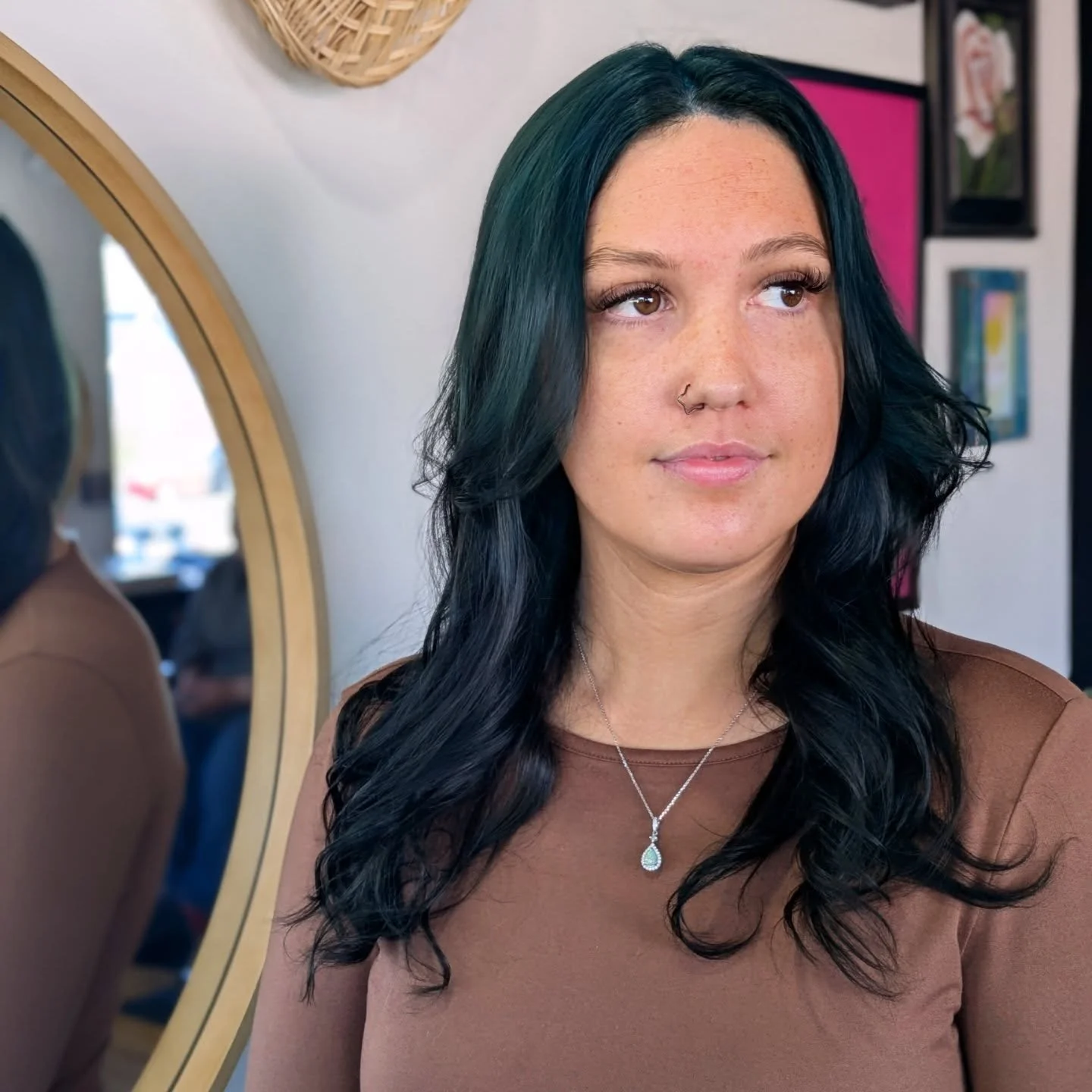 Emerald Onyx 🪲
Nothing a New set of lashes and some Emerald Green and Black hair can't fix 😍

#pravanacolor #greenhair #canvasstudiosalonbing