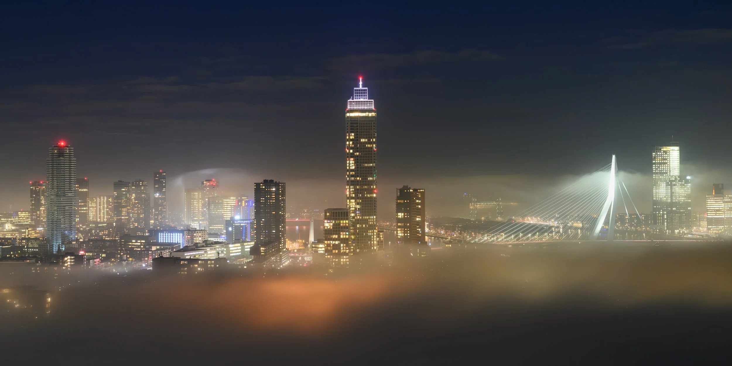 A-BE_Ilona-Schong_Rotterdam-By-Night.jpg