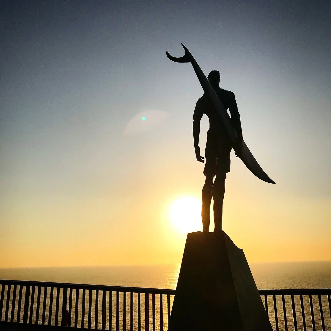 Statue over Ribiera d'Ilhas, Ericeira