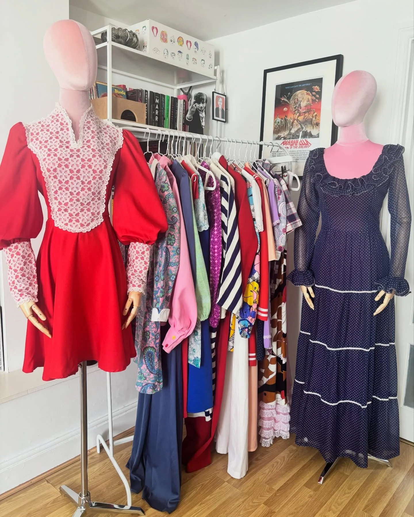 It&rsquo;s @classiccarbootsale time again, this weekend @kingscrossn1c !

We&rsquo;ll be over in Lewis Cubitt Square, Saturday &amp; Sunday, so pop by for a browse and a chat (maybe, if my voice comes back by then..)
I have so many new pieces I&rsquo