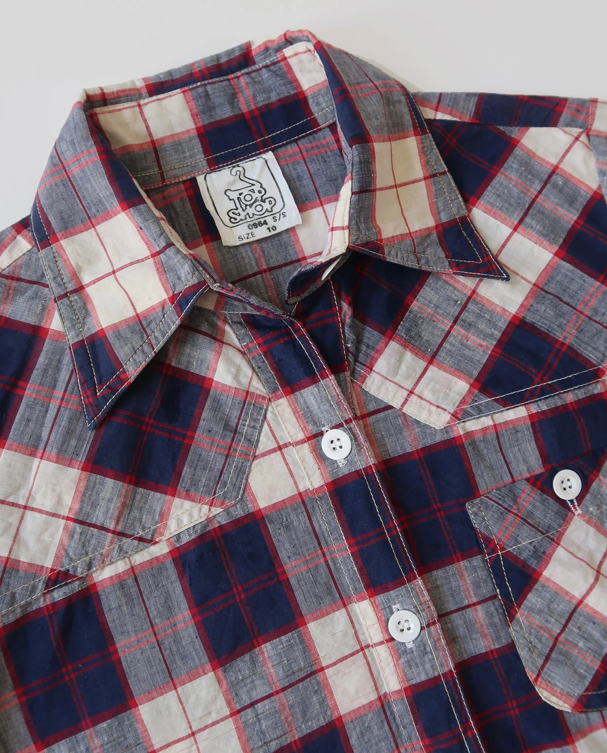 Who doesn&rsquo;t love a bit of good old Topshop? Especially old OLD Topshop!
This 70&rsquo;s check shirt will be online tomorrow, along with a couple of other pieces, before the bigger drop lands later in the week ⚡️

✨whammykissvintage.com - link i