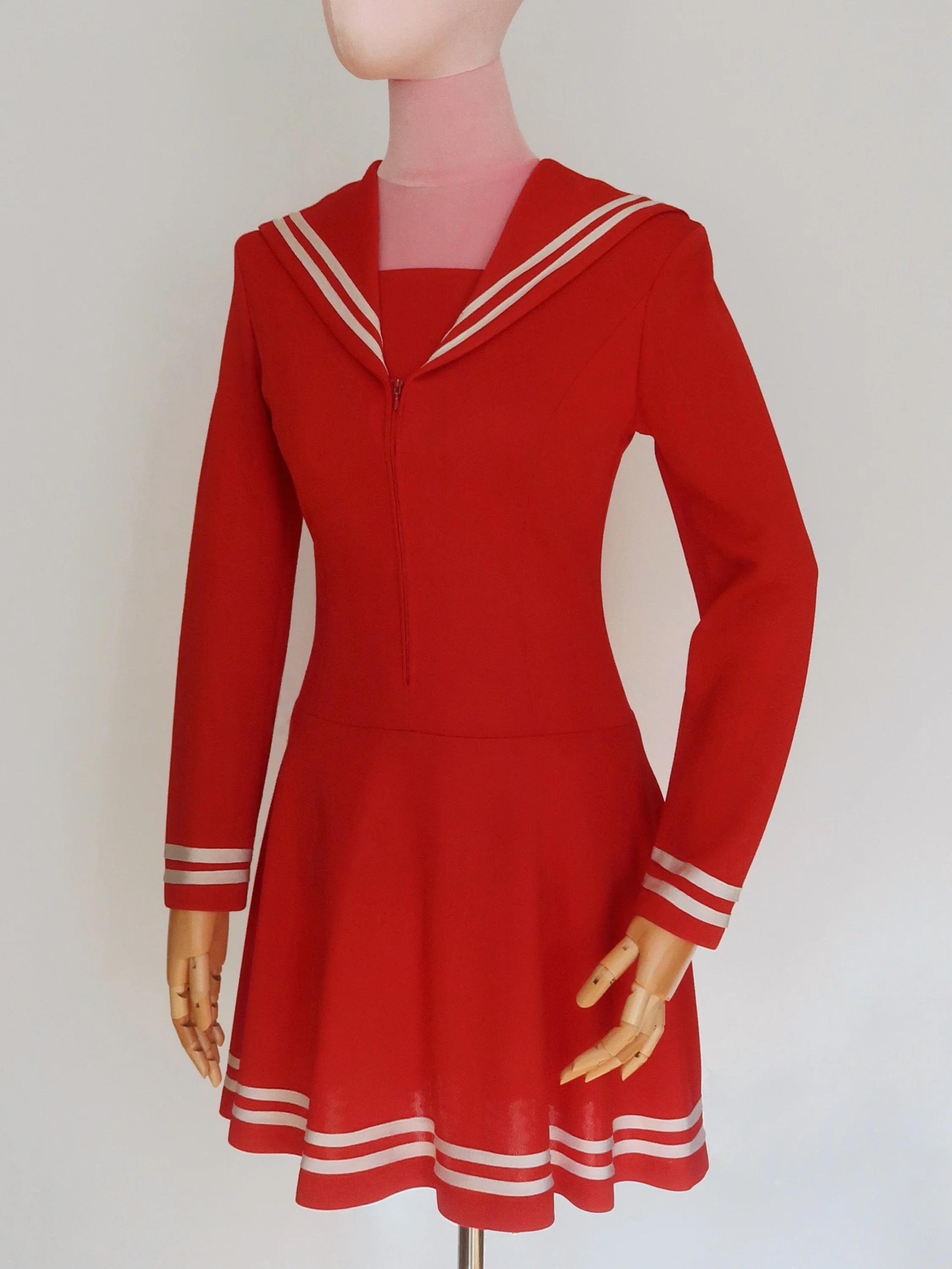 Ahoy there sailor! ⚓️
Another nautical piece has just sailed into the shop, this one from my personal collection. 

A UK 10/12

✨ whammykissvintage.com - link in bio