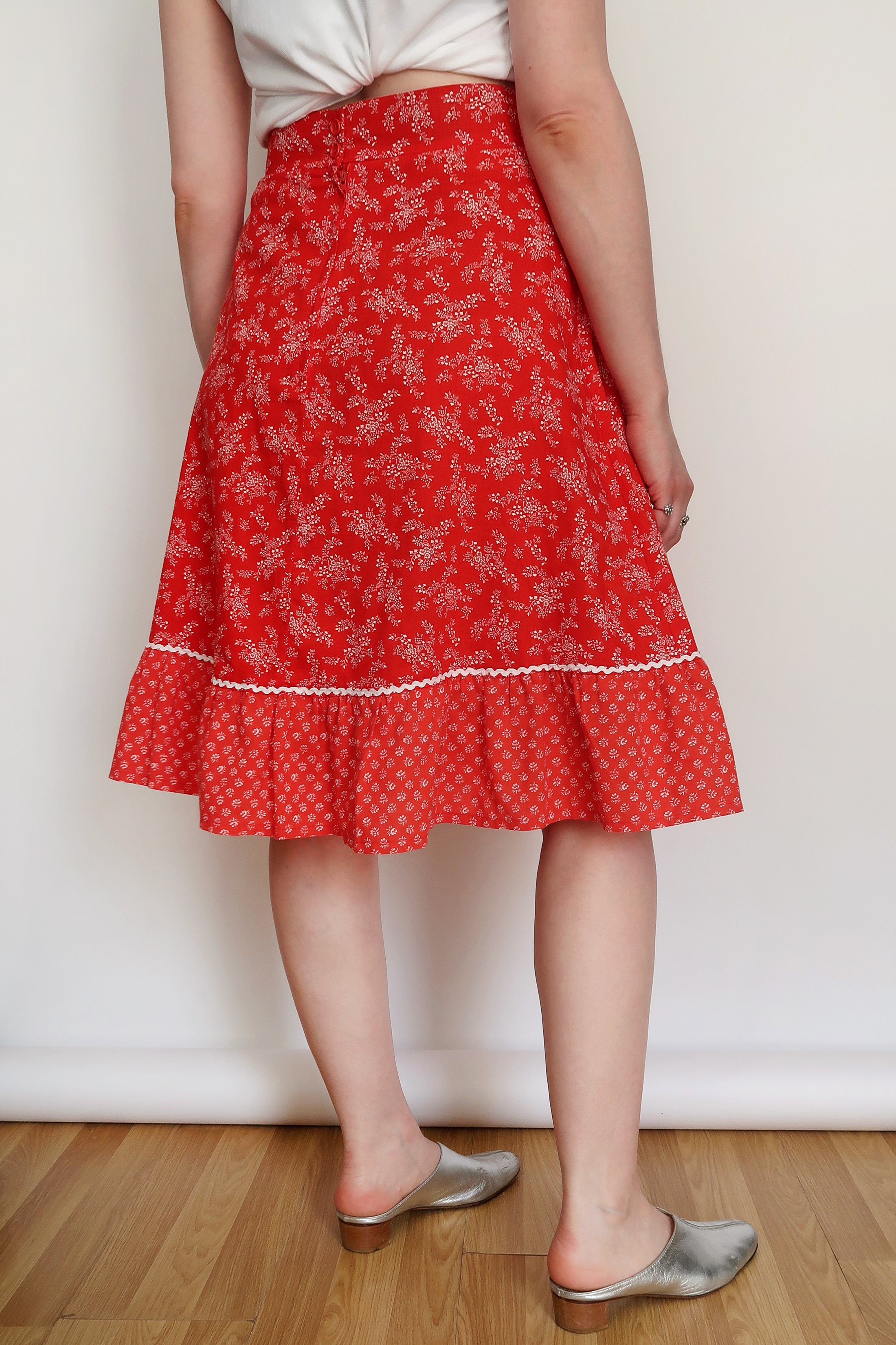 Vintage_70s_Red_Floral_Midi_Skirt_3.jpg