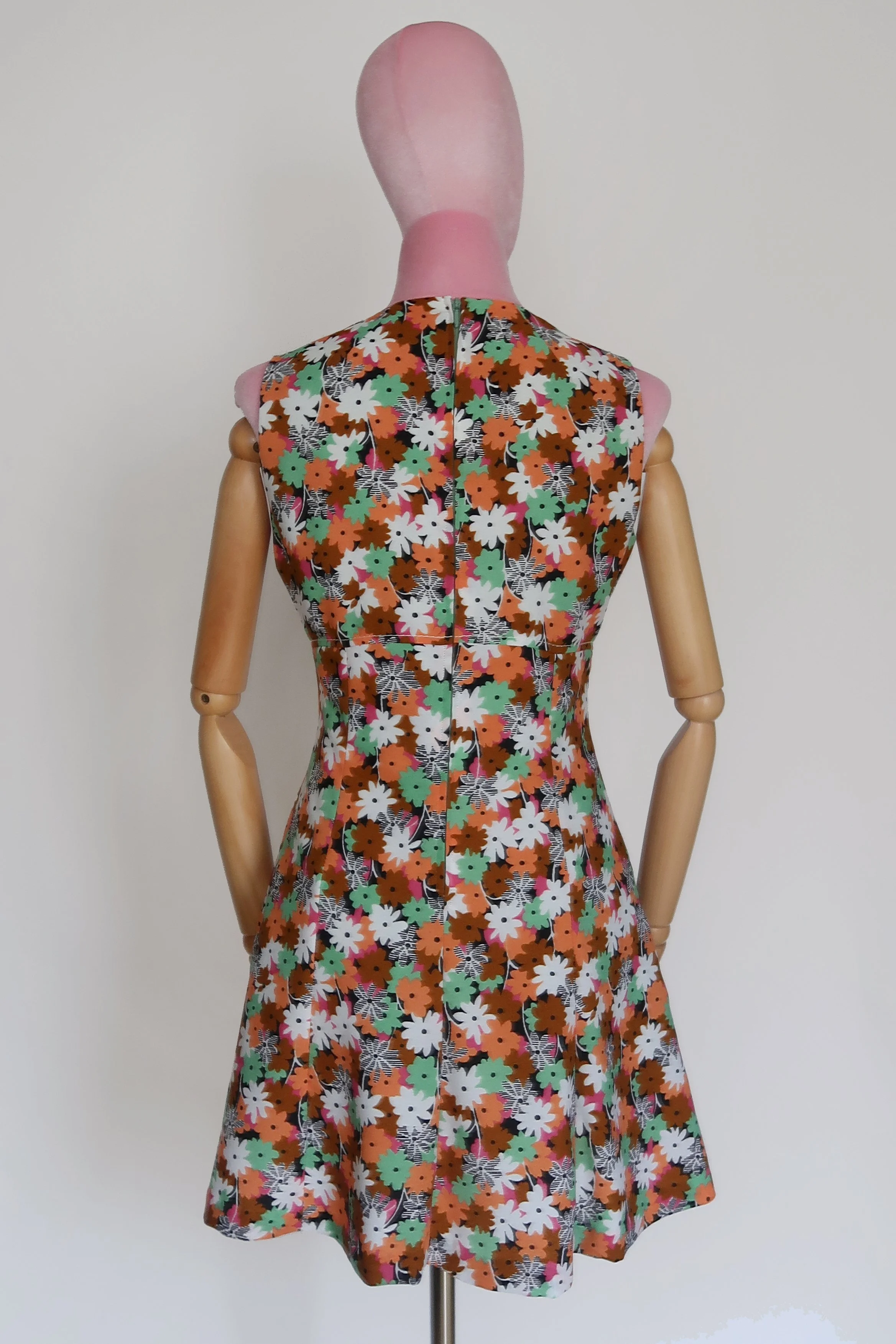 Vintage_70s_Floral_Mini_Skater_Dress_4.jpg