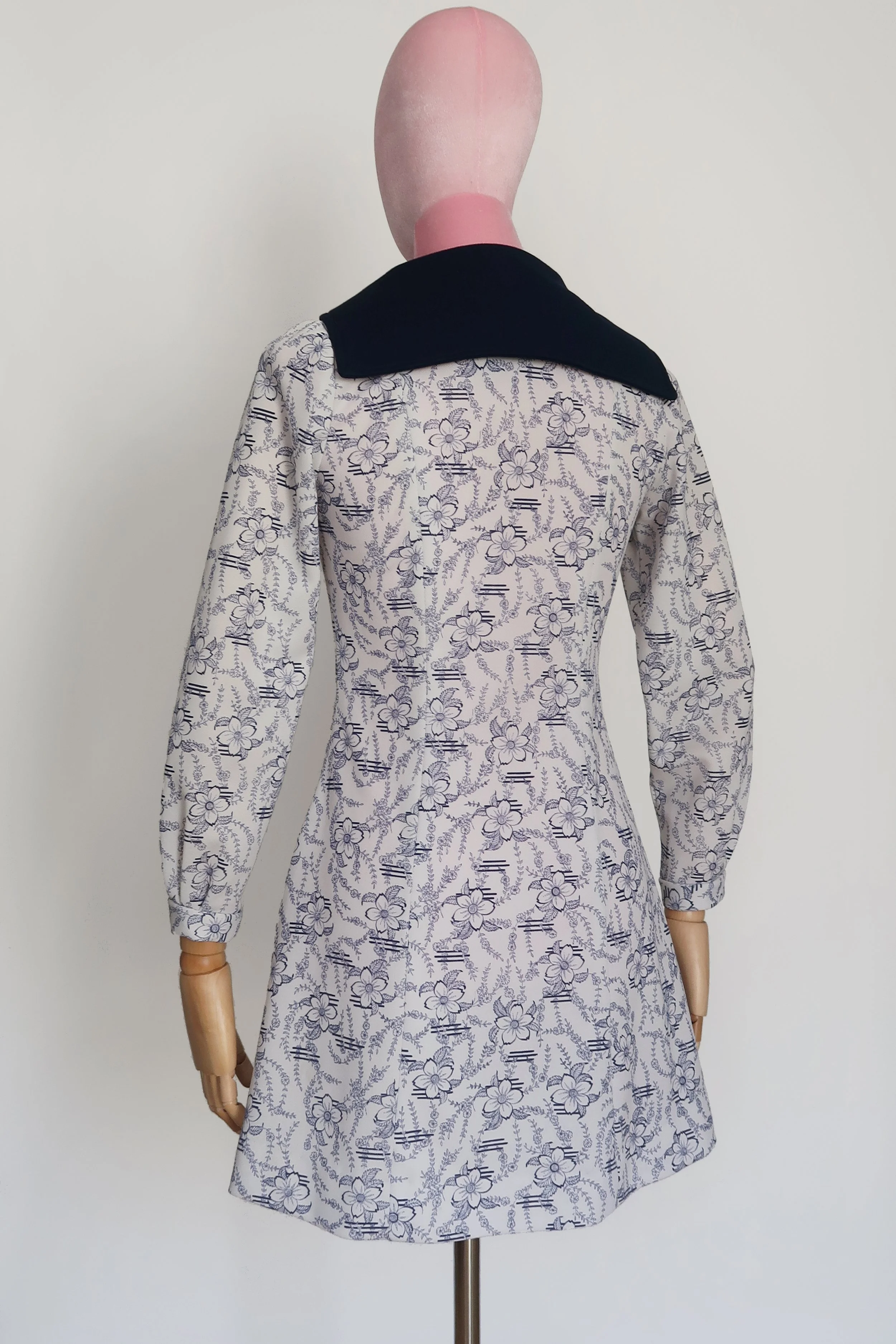 Vintage_70s_Floral_Petite_Sailor_Dress_4.jpg