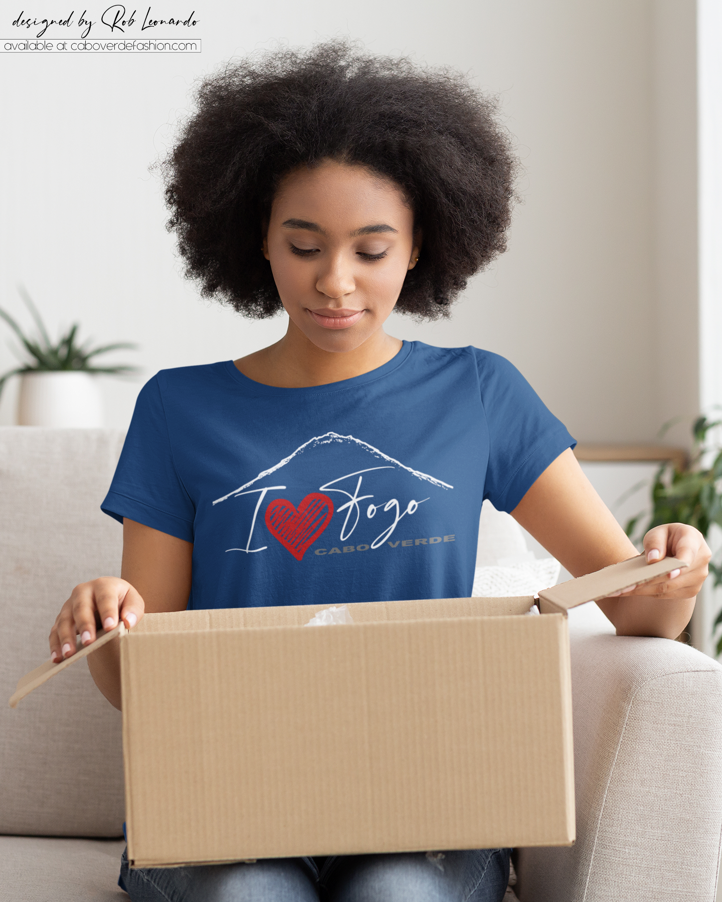t-shirt-mockup-of-a-woman-opening-a-package-38996-r-el2.png