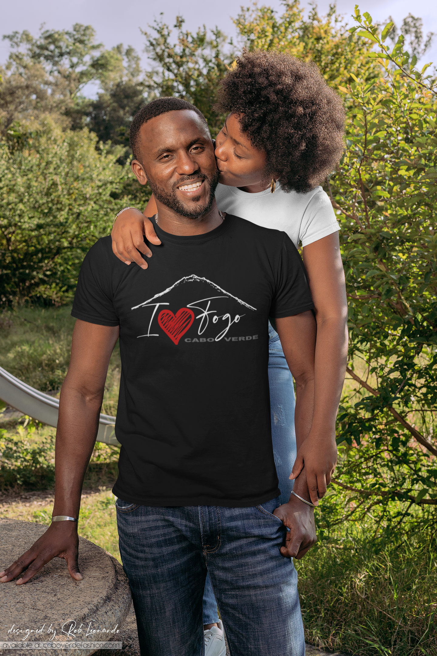t-shirt-mockup-of-a-woman-kissing-her-boyfriend-30608.png