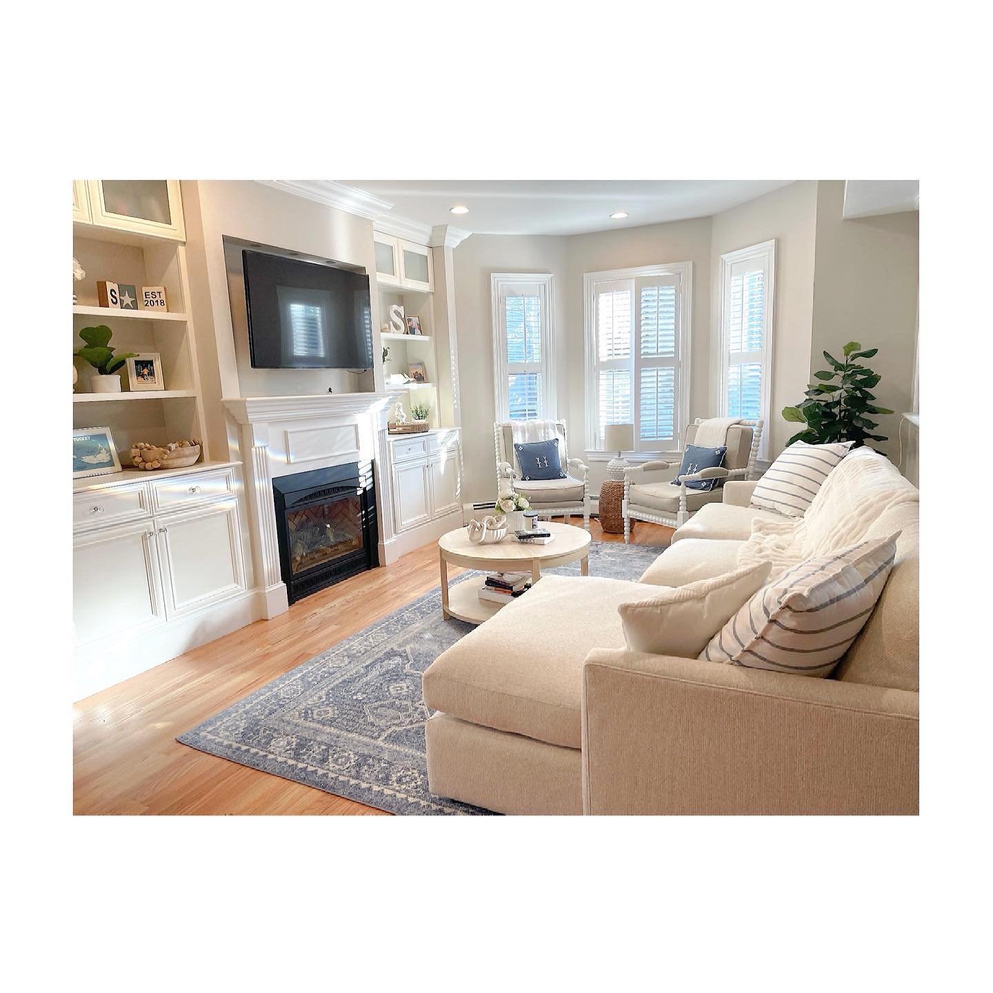 Morning light helping show off the finished product! ✨ 
&bull;
I was introduced to this client through a friend I grew up with and shortly after starting the project we discovered that she was friends with of one of my best friends from summer camp &