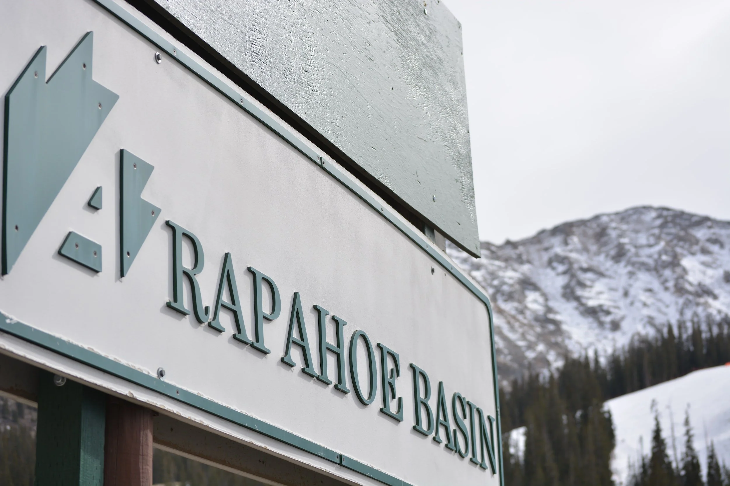 arapahoe basin sign