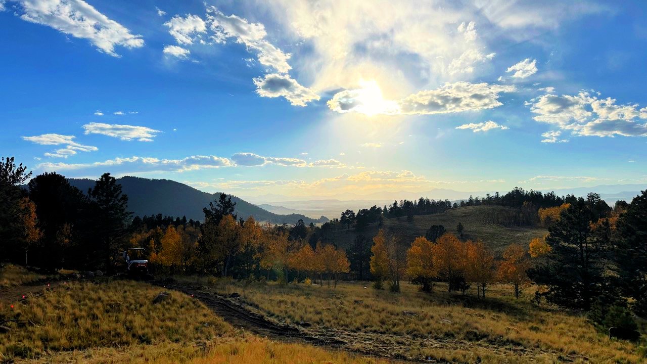 7 Insider Tips for Hiking Colorado in Fall: Avoid the Crowds and Savor the Season
