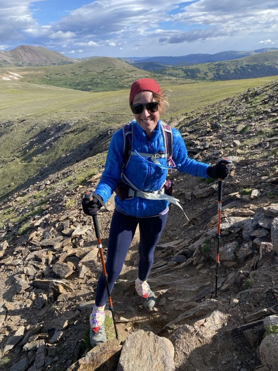 how to use trekking poles straps correctly