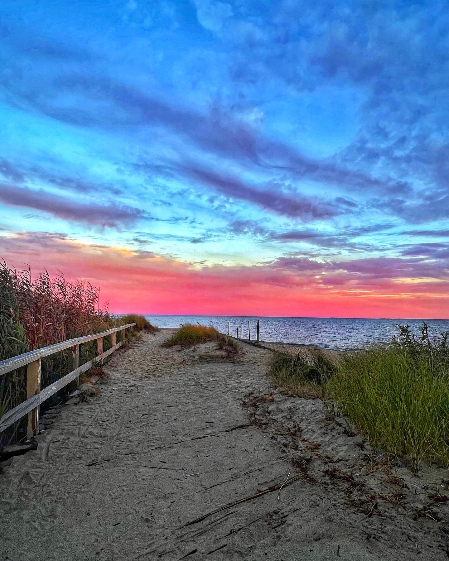 Bye Bye Summer. Wishing you all a happy and safe Labor Day.

This is an unplanned shot from a summer evening a few weeks ago at Menauhant Beach in Falmouth, Cape Cod.

.
.
.
.
.
.
.
.
.
.
.
.
.
.
.
.
.
#massdaytripping #massachusetts #bestofthebaysta