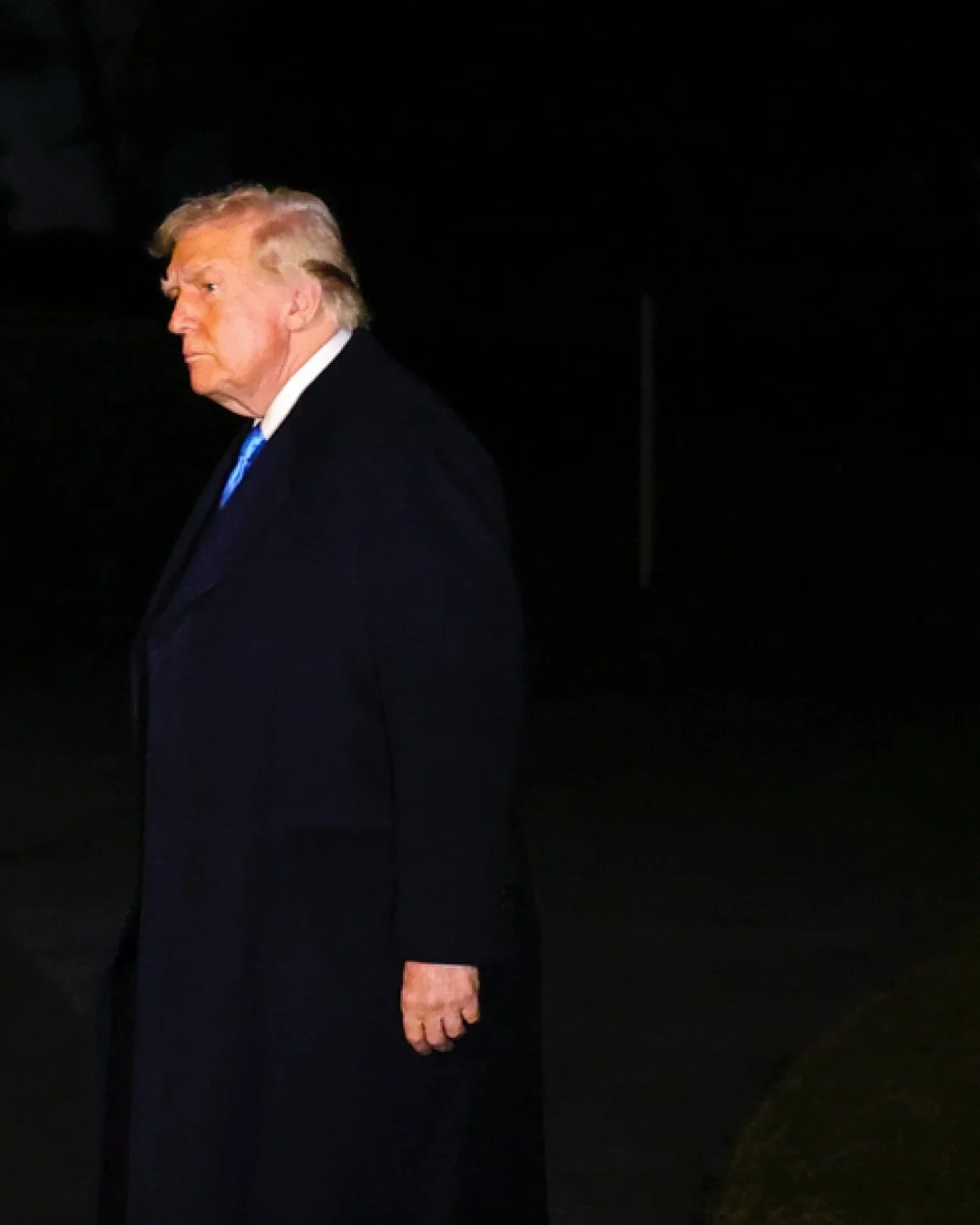 Trump&rsquo;s sunset departure (Jan. 31) and nighttime arrival (Feb. 2) on Marine One. (Joshua Sukoff/@medilldc)
&bull;
&bull;
&bull;
&bull;
#trump #marineone #president #helicopter #whitehouse