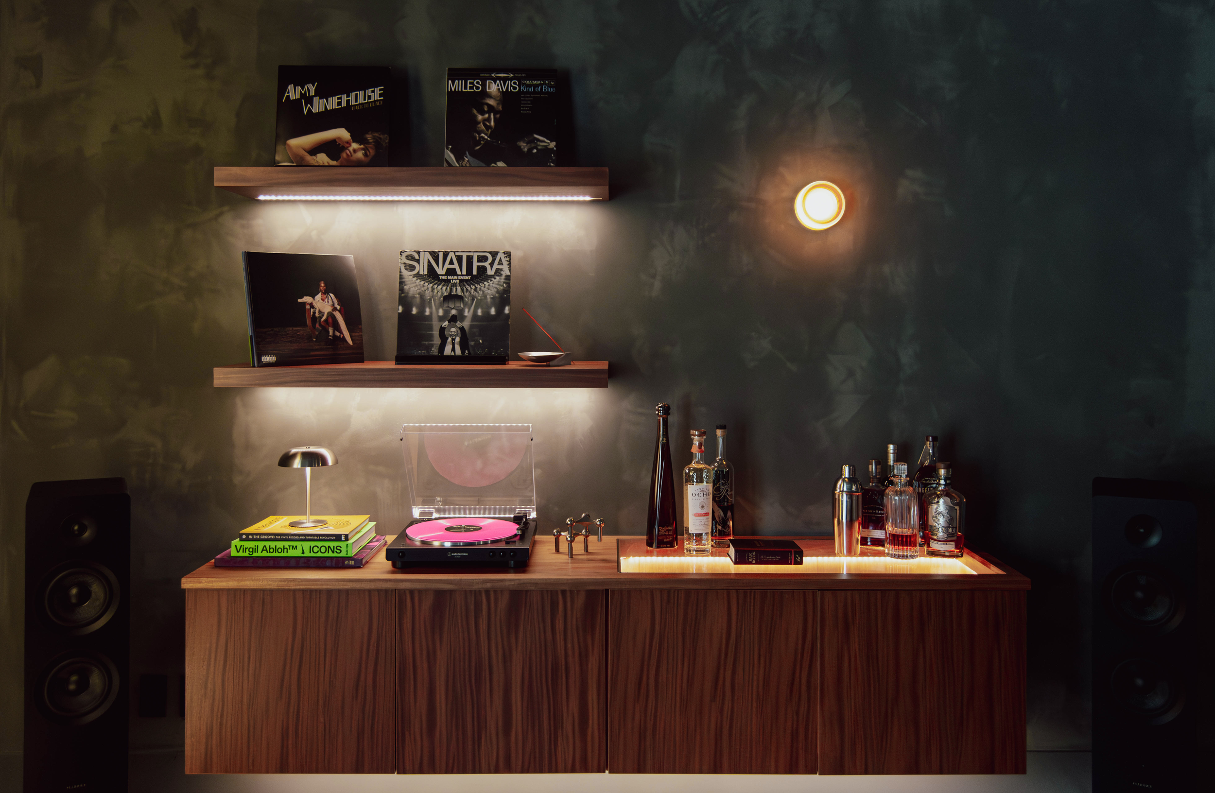 ListeningLounge-016.png
