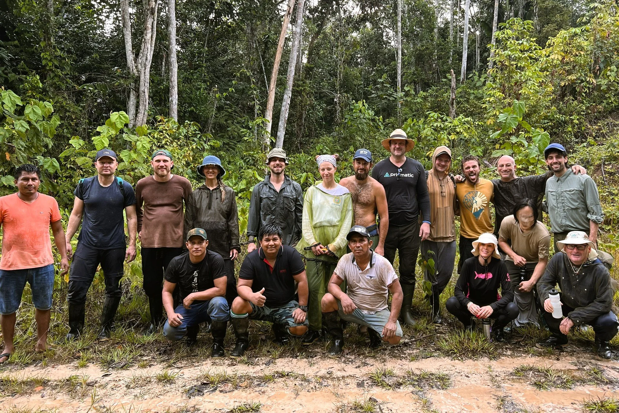 🙌 This is what a group of deep-diving, courageous, bring-it-to-the-edge and then step beyond it kind of people looks like 🌿

Sanango demands the most out of you. And it gives it right back. Several months into the dieta is just when it starts to sh