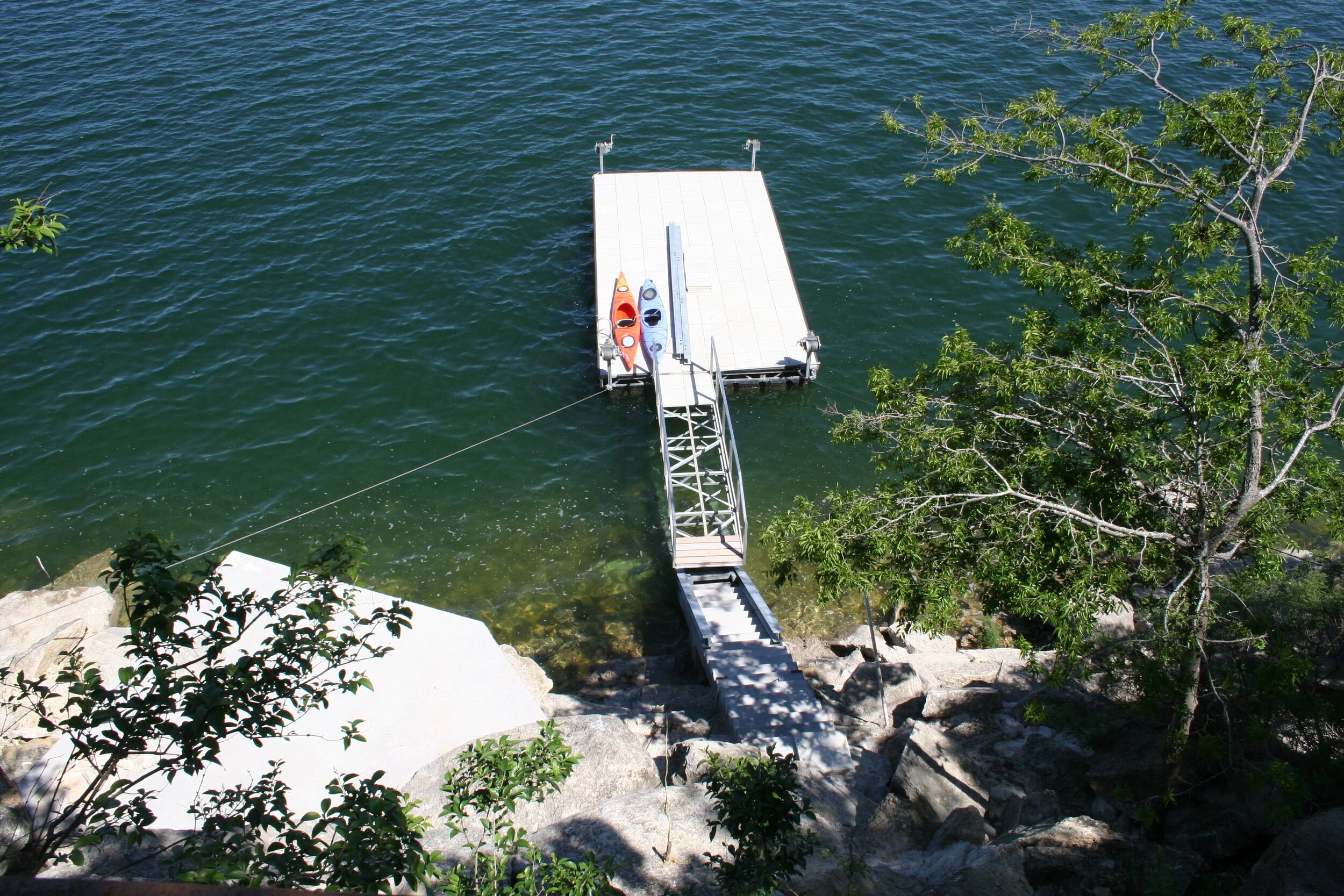 Lake Lot Pic 1 - Dock with kayaks July 2007.JPG