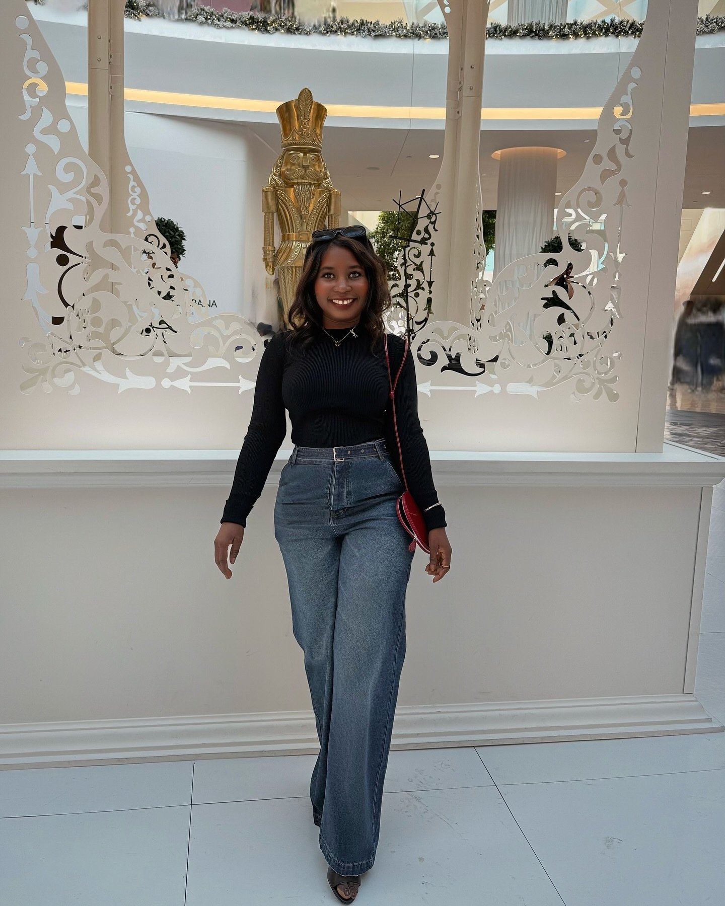 Happy December and happy Monday 🥰

Holiday shopping weekend 🛍️ 🛒