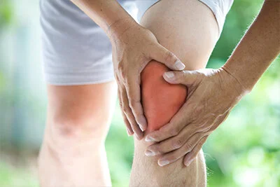 Knee pain is a common issue amongst runners, walkers and athletes.