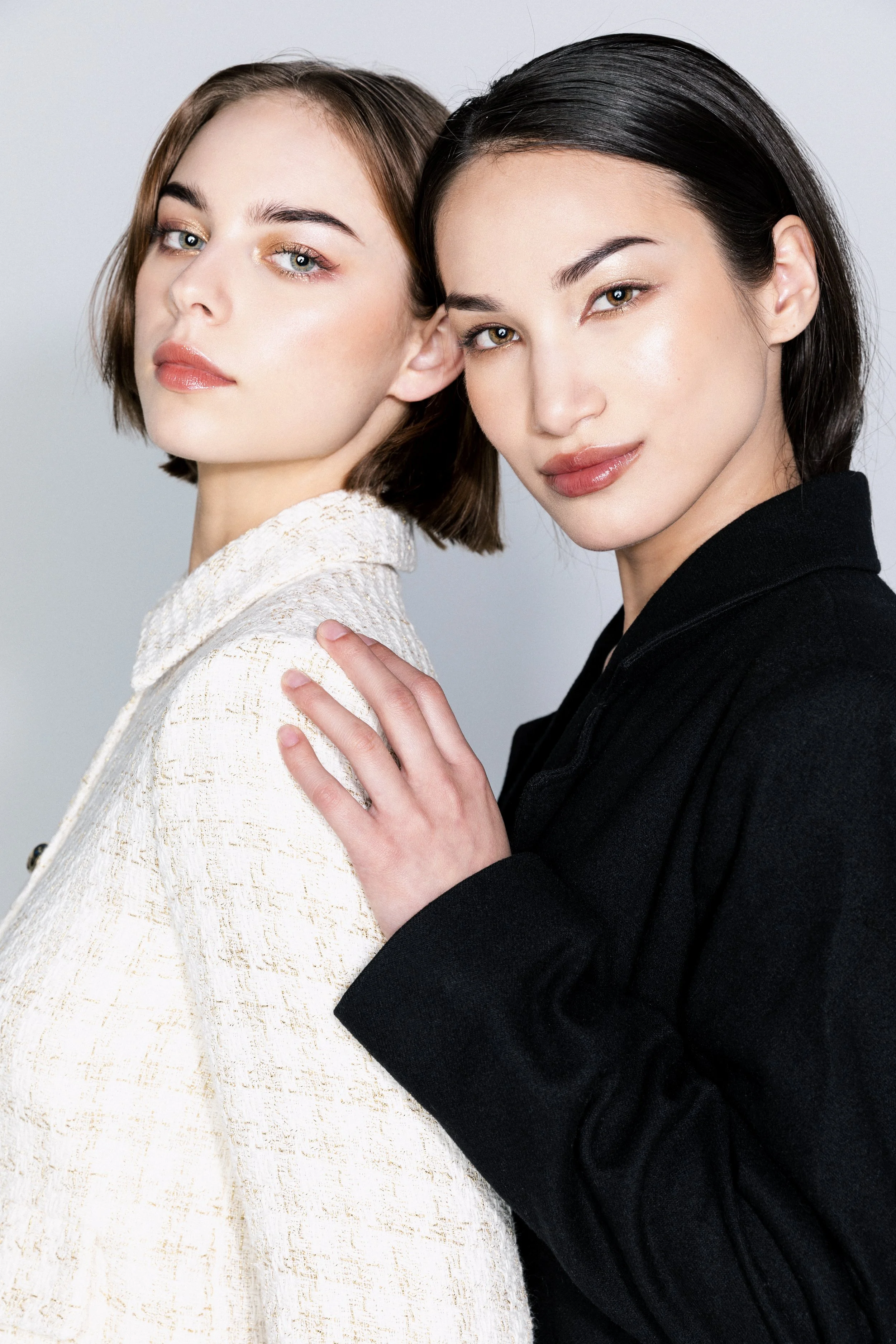 Models: @nikkischen and @oliviacoddou Photographer: @justinnayers