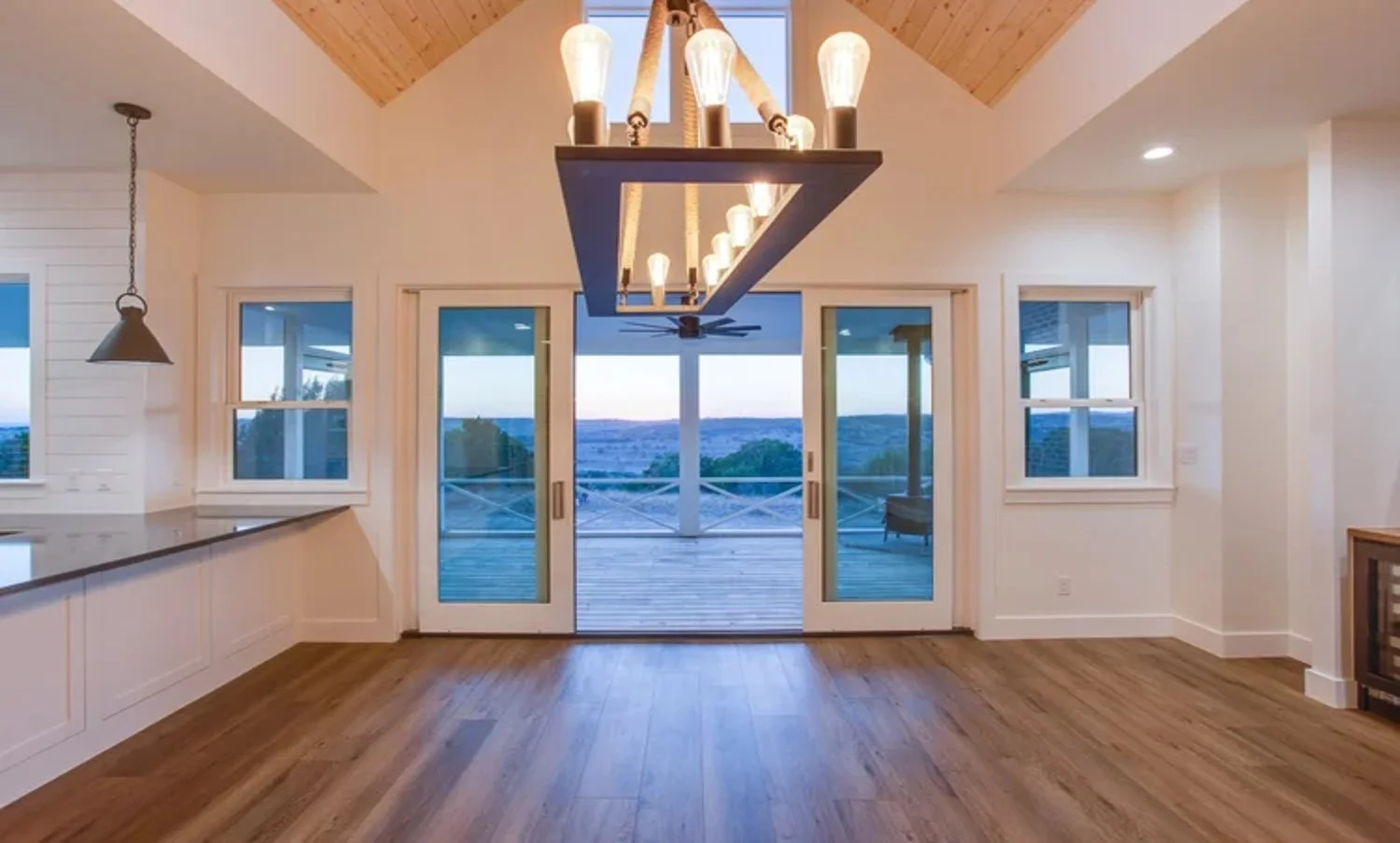 Hiring a Custom Home Builder in the Texas Hill Country: How the Right Builder Helps You Avoid Surprise Bills