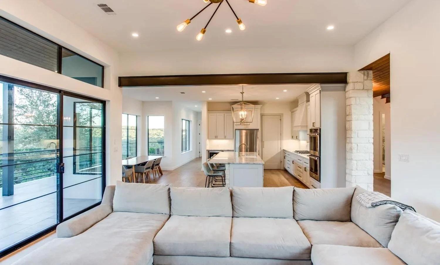 Shopping Allowance Autonomy: How to Choose Luxury Finishes Without Losing Budget Control