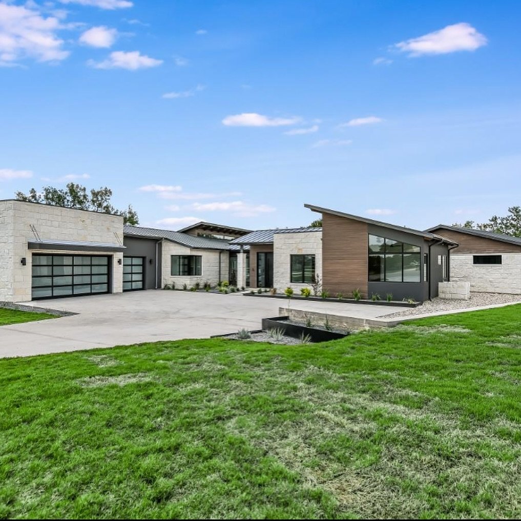 That&rsquo;s a Wrap! 🎬 

Our #westgate2 project is wrapped and we couldn&rsquo;t be more pleased with how it finished. This mid-century inspired beauty will be available soon. Contact Team Goebel @hsbresortrealty at: (830) 798-7700

✍️: @kelleydesig