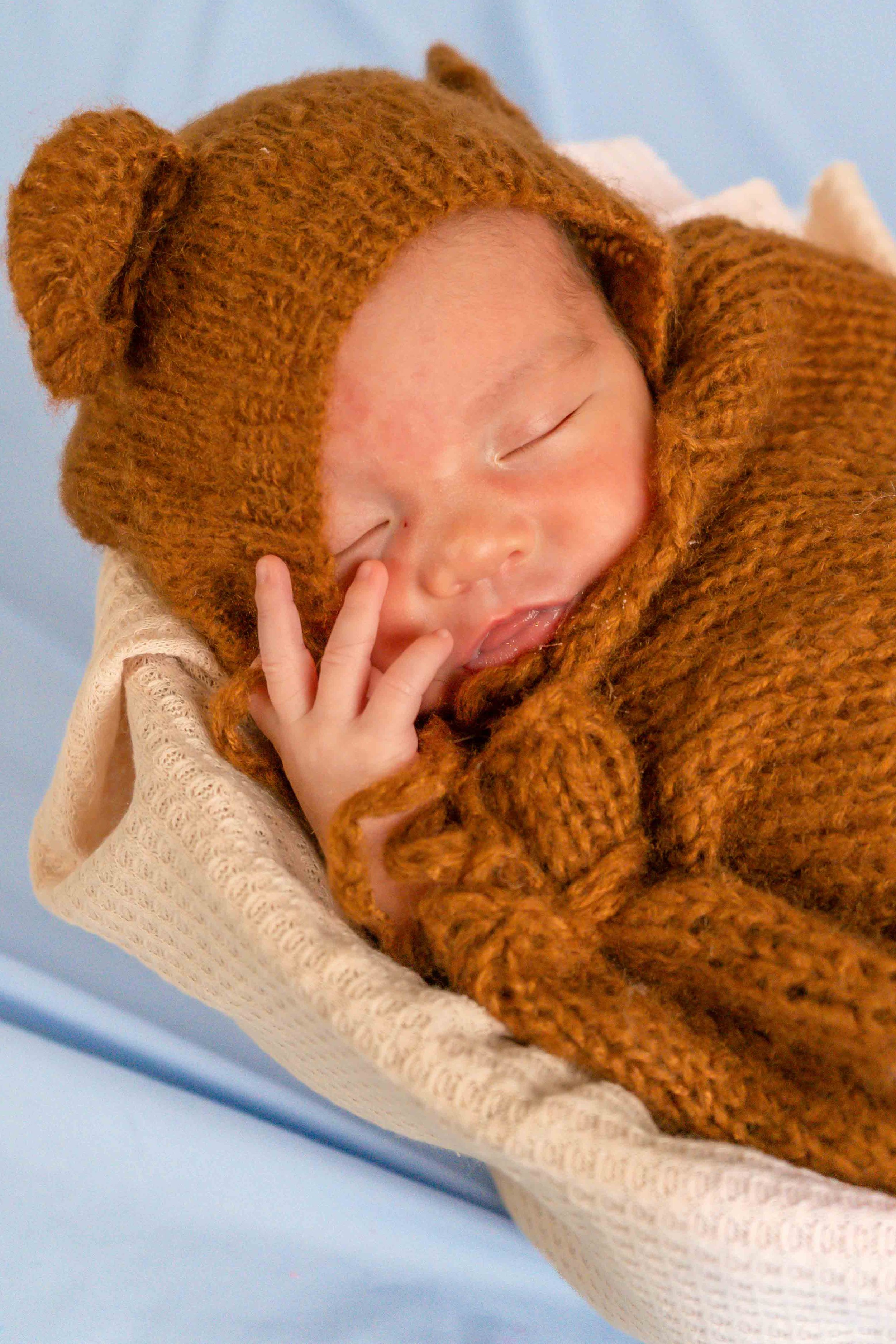 newbornbryanresize-6.jpg
