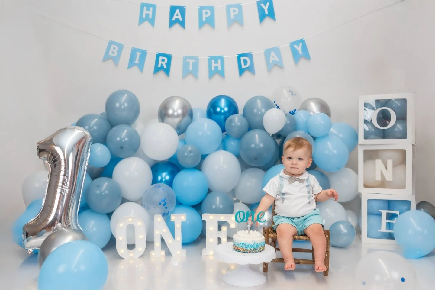 Proof that a clean, simple setup is all you need when you&rsquo;ve got a subject this cute. 💙

From 3 weeks old to ONE year old, I&rsquo;ve had the absolute privilege of watching this little guy grow, and he did not disappoint at his cake smash sess