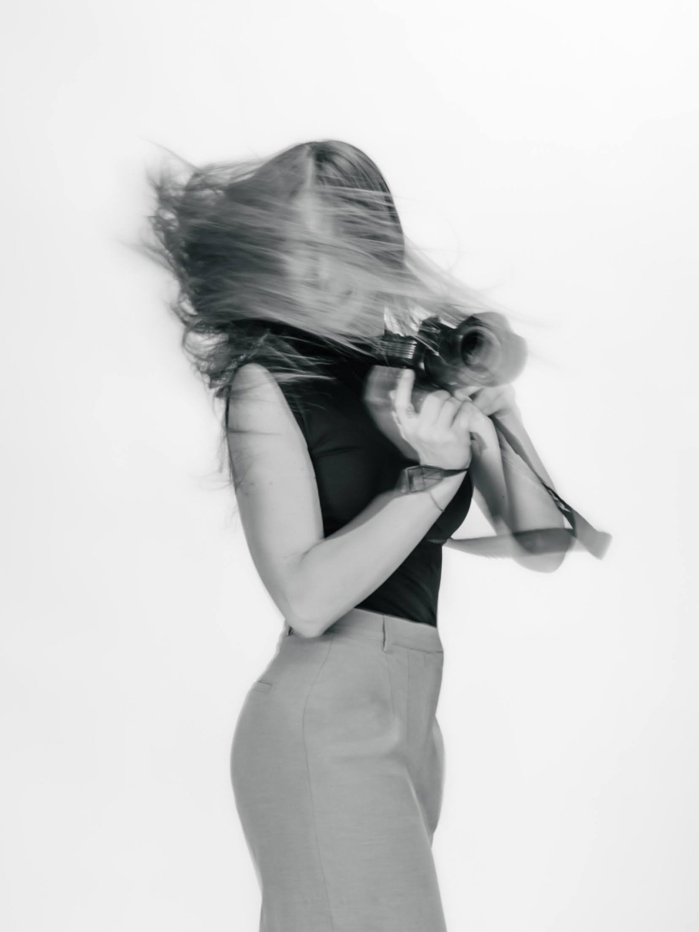 Running your own business is such a wild ride, this is exactly what it feels like to 📸
Haha, as grateful as I am to be a photographer, some days it definitely feels a bit overwhelming.

I recently had to take some self-portraits for a new, exciting 