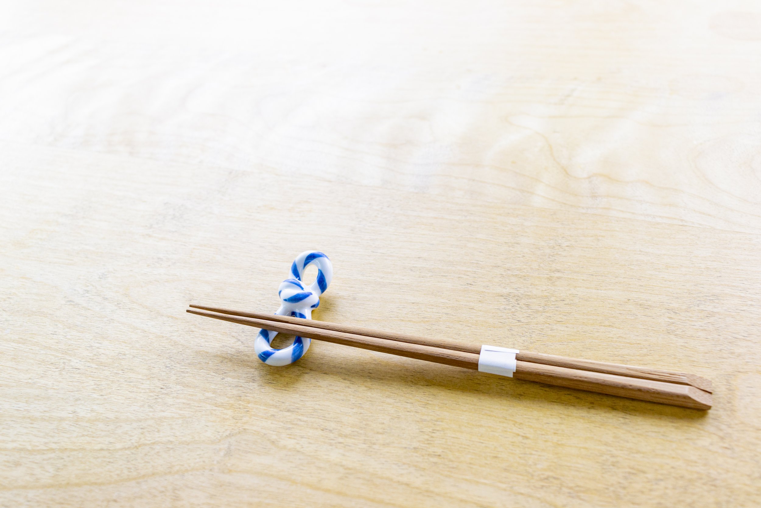 How to Eat with Chopsticks: A Beginner's Guide