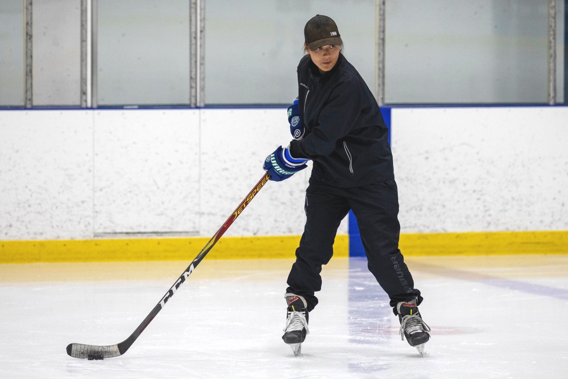 Las Vegas valley girls introduced to hockey through Empowered