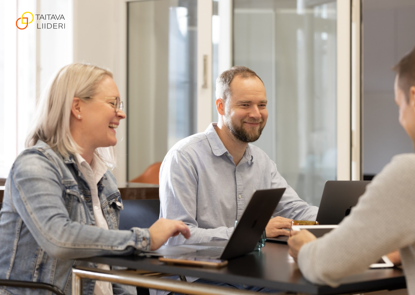 Mitä työyhteisötaidot ovat käytännössä?