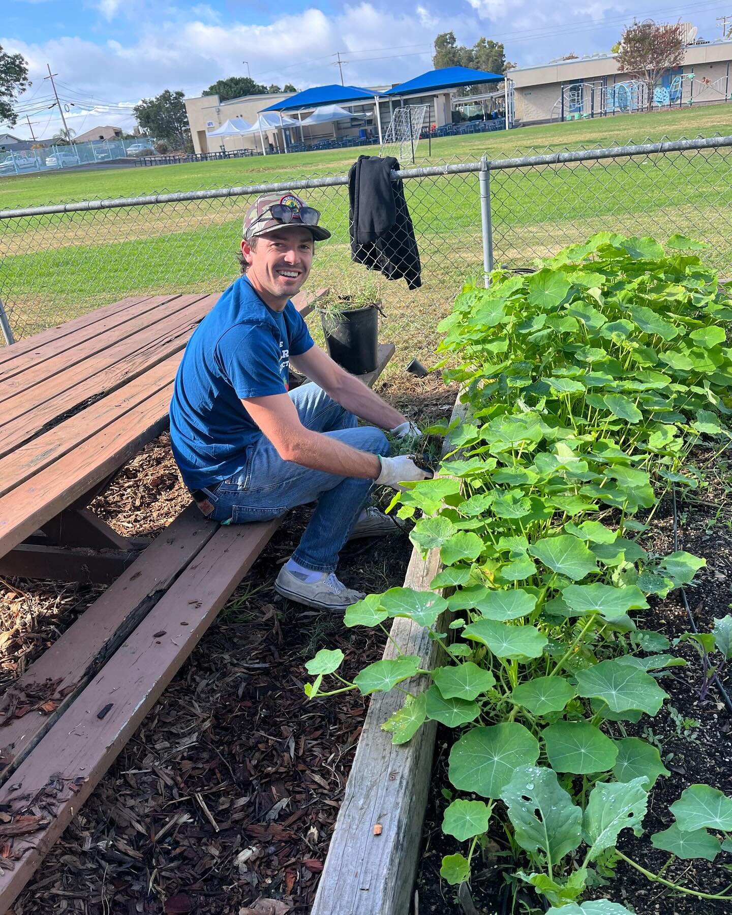 We had such a productive Garden Community Day! Thank you to the families, @sagegardenproject and @bckprograms for all of their hard work! Mr Horton is all set with a refreshed garden space 🌱