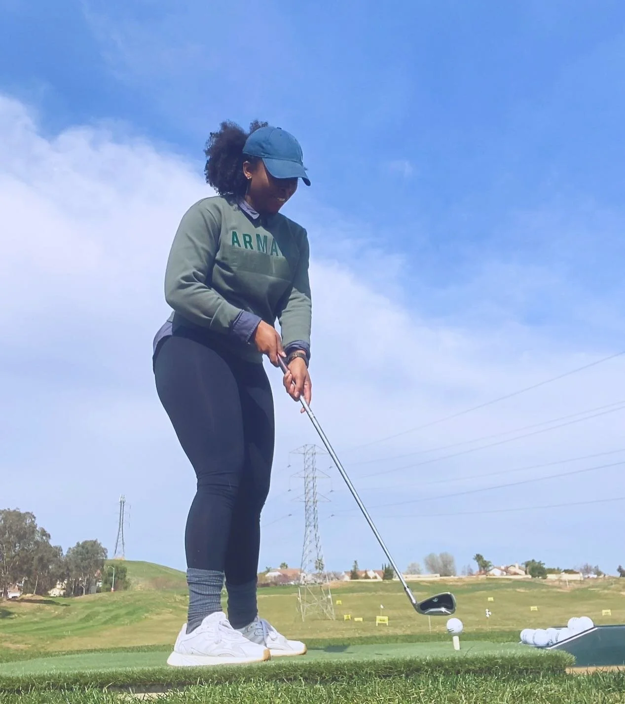 Holding the club wrong, but still had a fantastic time! 🏌🏾&zwj;♀️💫 I&rsquo;ve never golfed in my life but I love trying new things that being me out of my comfort zone. Currently brainstorming my next sport to take on and embarrass myself 🤨