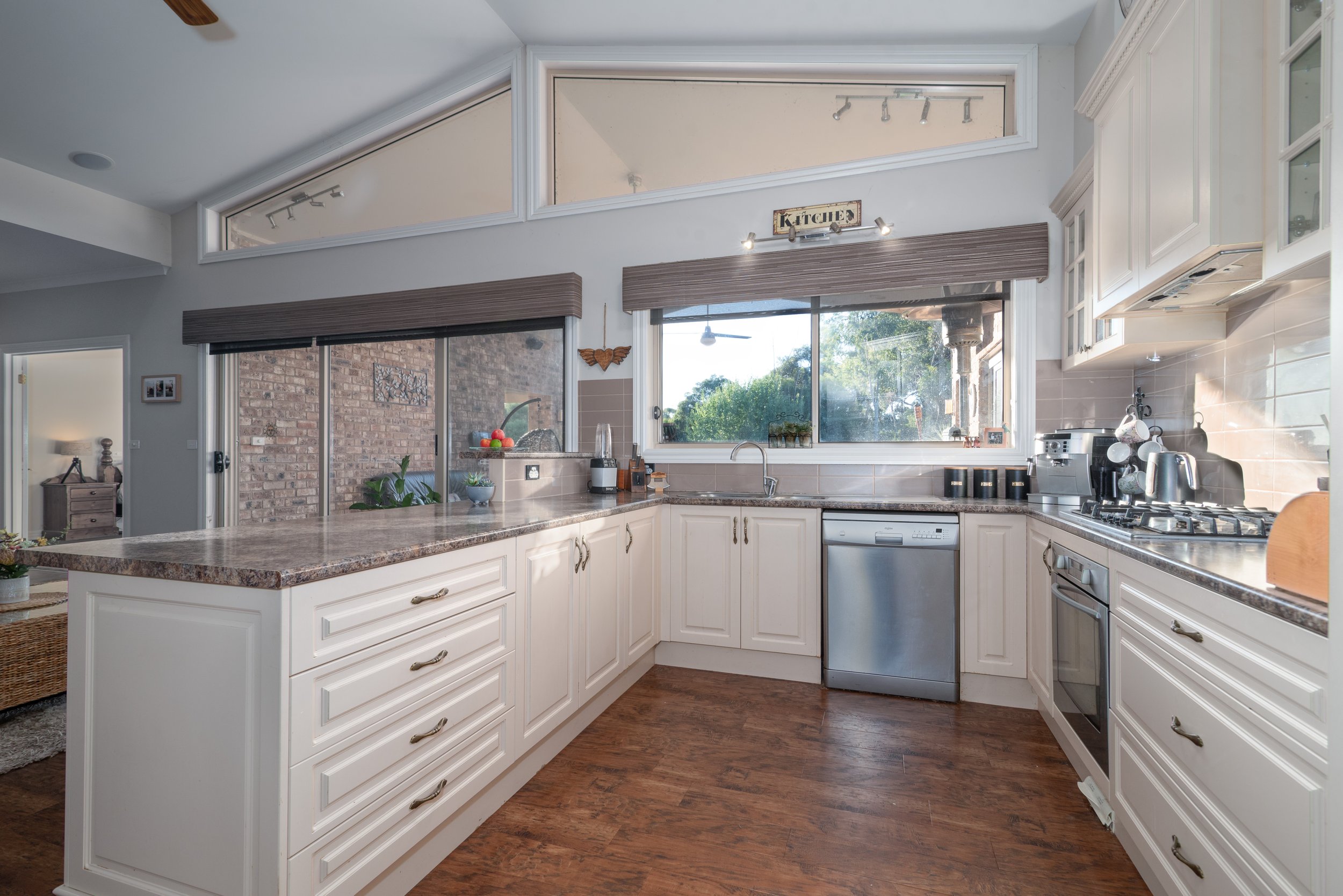 Kitchen1.jpg